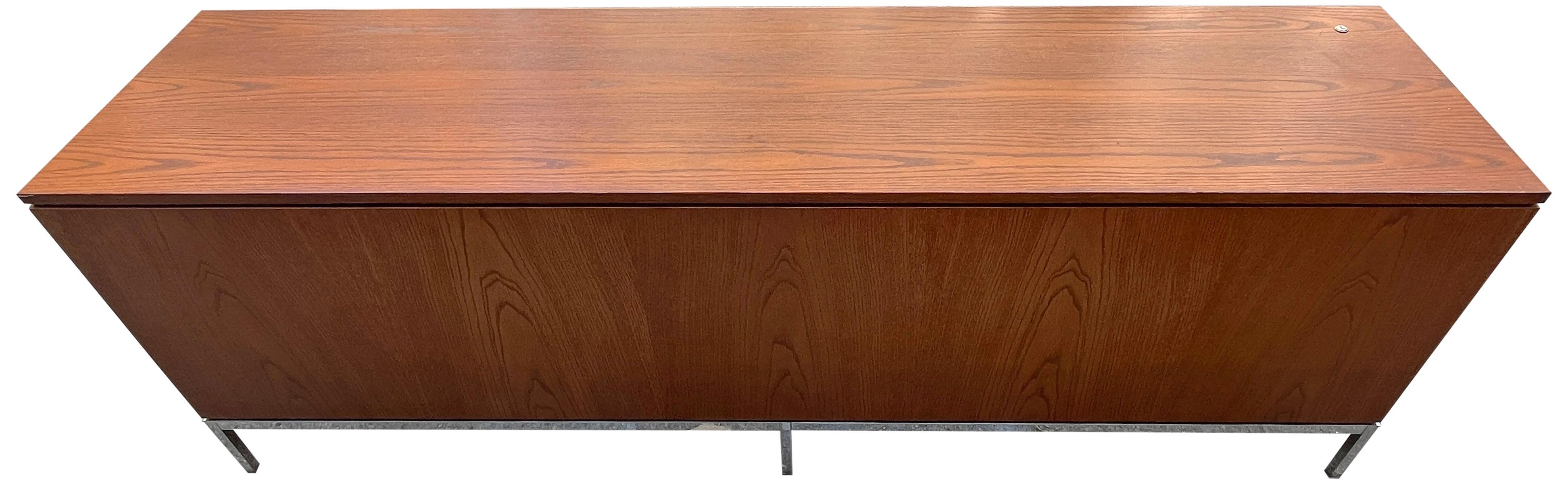 Schöne Florence Knoll Anrichte mit 4 Positionen im Angebot 8