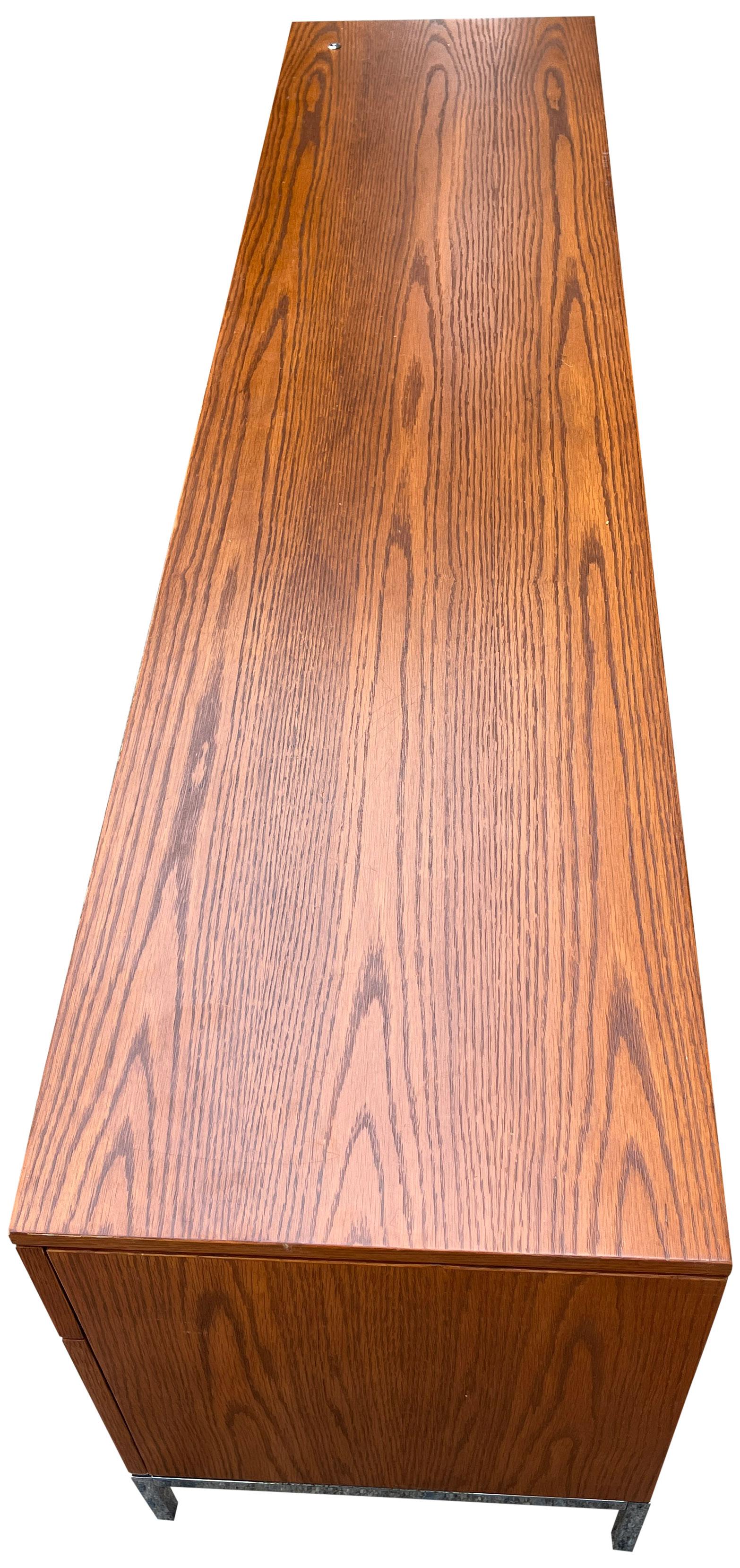 Schöne Florence Knoll Anrichte mit 4 Positionen im Angebot 12