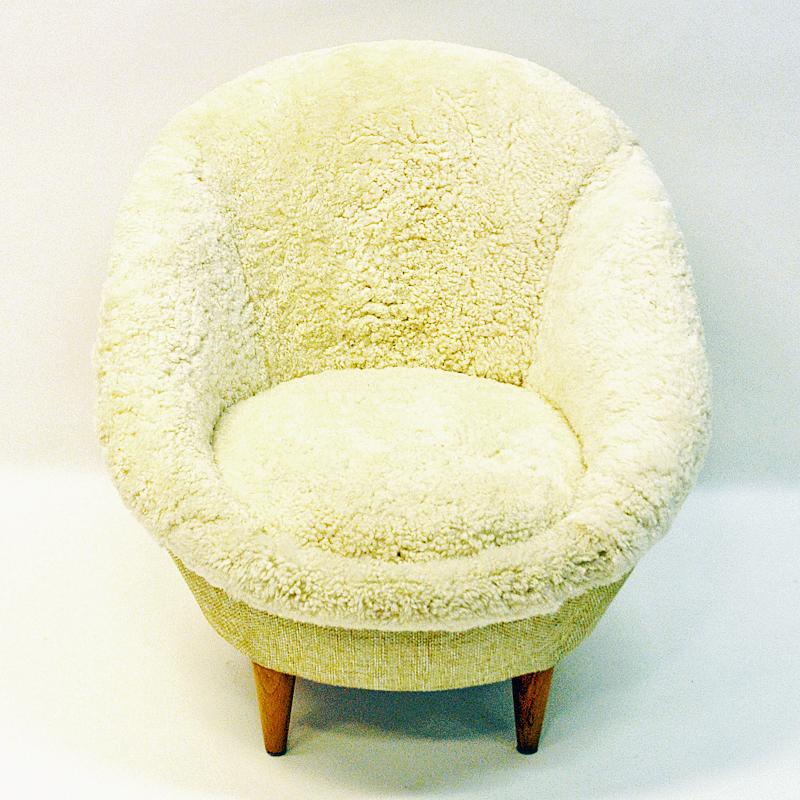 Sheepskin Midcentury Florida Easy chair in sheepskin, Vatne Lenestolfabrikk, Norway, 1950s