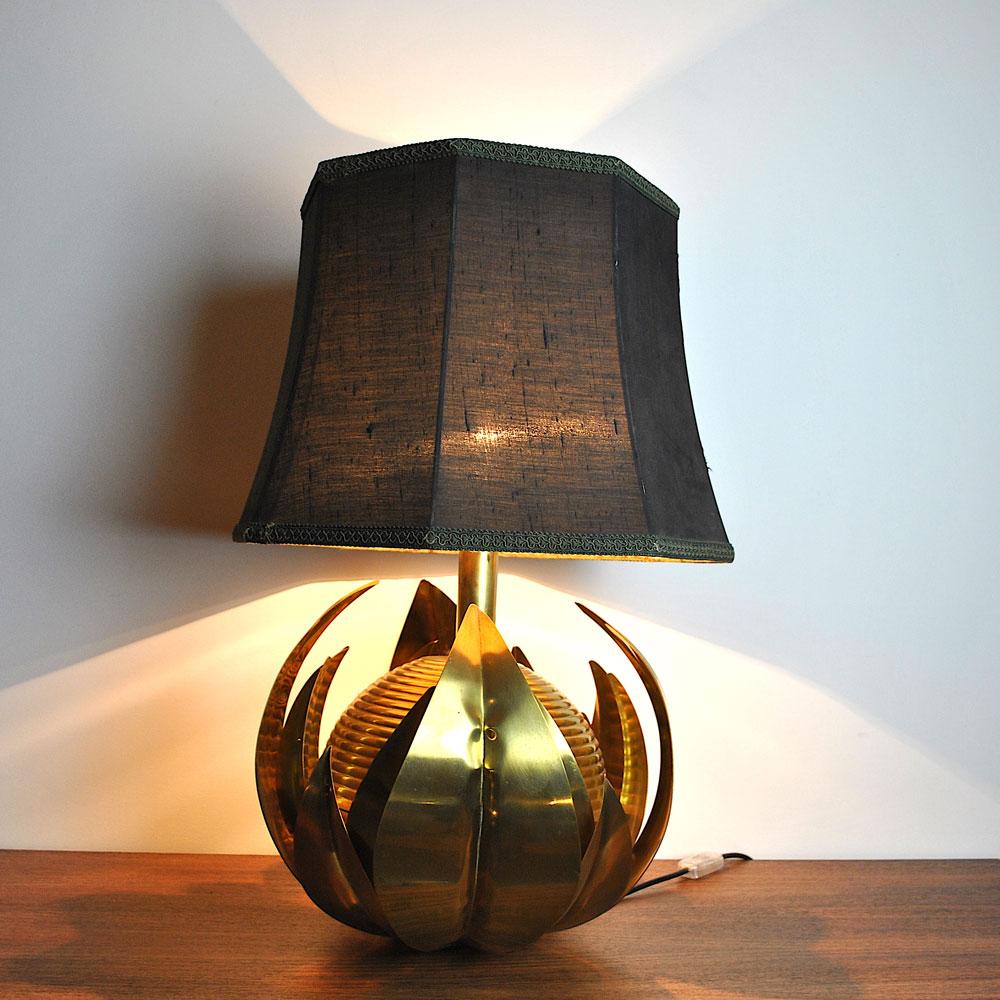 Midcentury Flower Table Lamp in the Style of Tommaso Barbi in Brass, 1960s For Sale 4