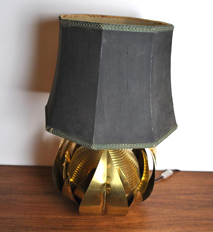 Mid-Century Modern Midcentury Flower Table Lamp in the Style of Tommaso Barbi in Brass, 1960s For Sale