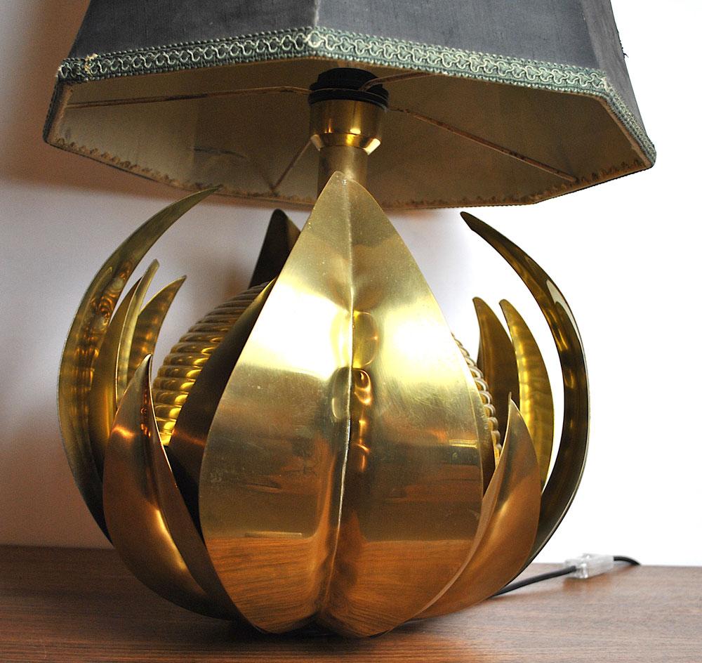 Mid-20th Century Midcentury Flower Table Lamp in the Style of Tommaso Barbi in Brass, 1960s For Sale
