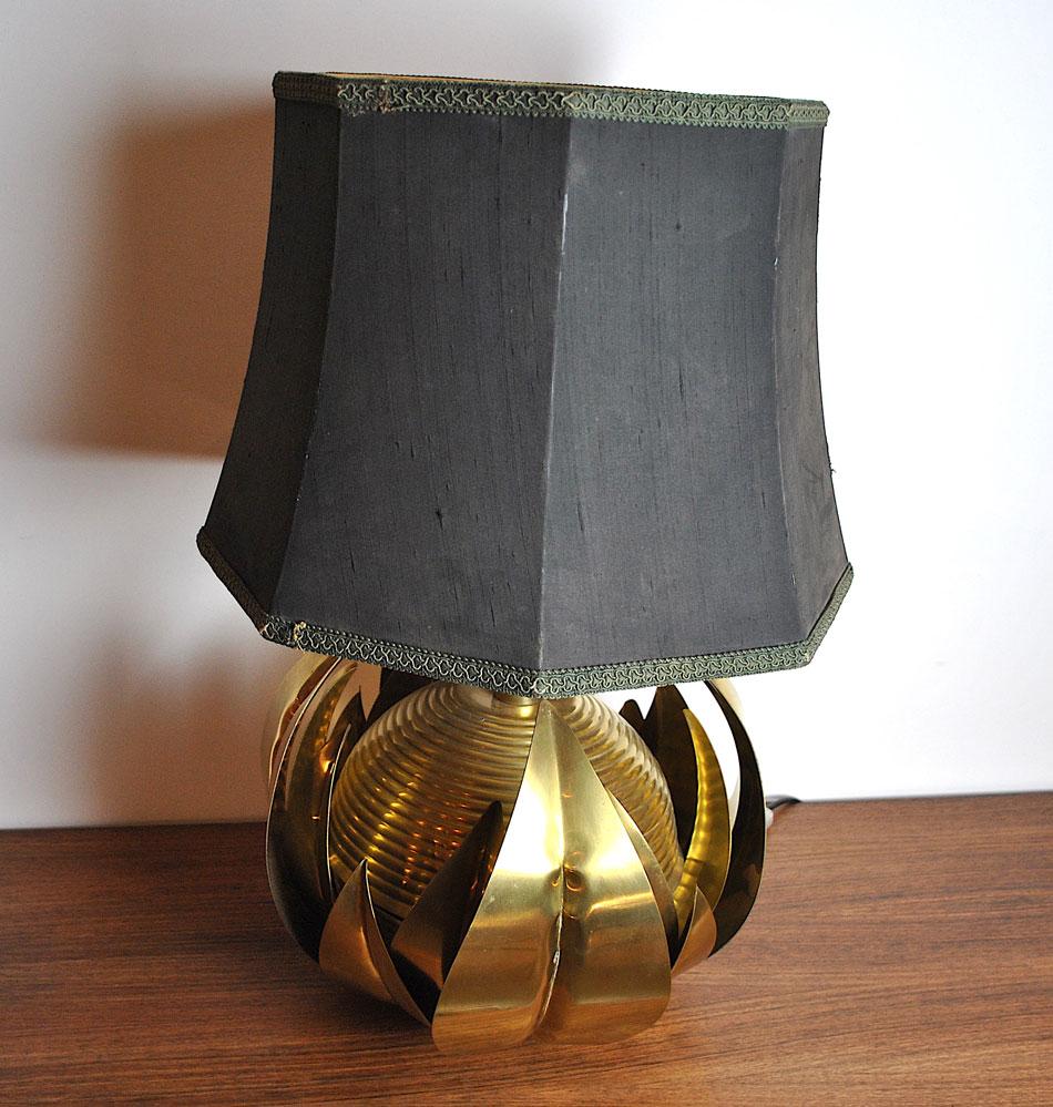 Midcentury Flower Table Lamp in the Style of Tommaso Barbi in Brass, 1960s For Sale 2