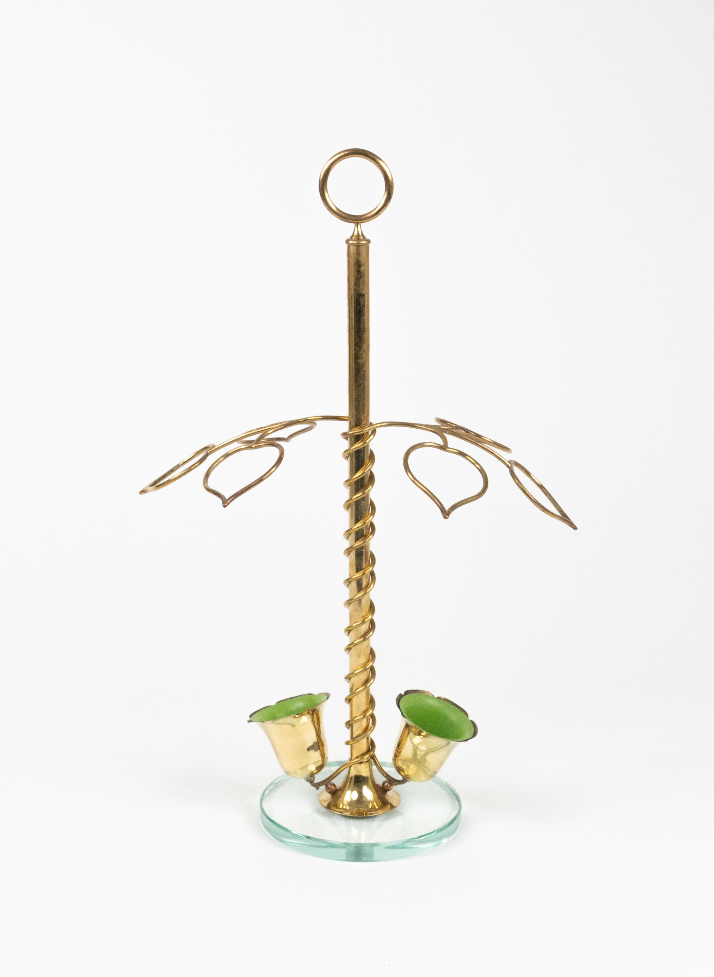 Midcentury amazing flower umbrella stand in brass and glass in the style of Cristal Arte.

Made in Italy in the 1960s.

Cristal Arte (established in 1944) was a furniture company founded in Turin, Italy, by Giuseppe and Giovanni Donna. Cristal Arte