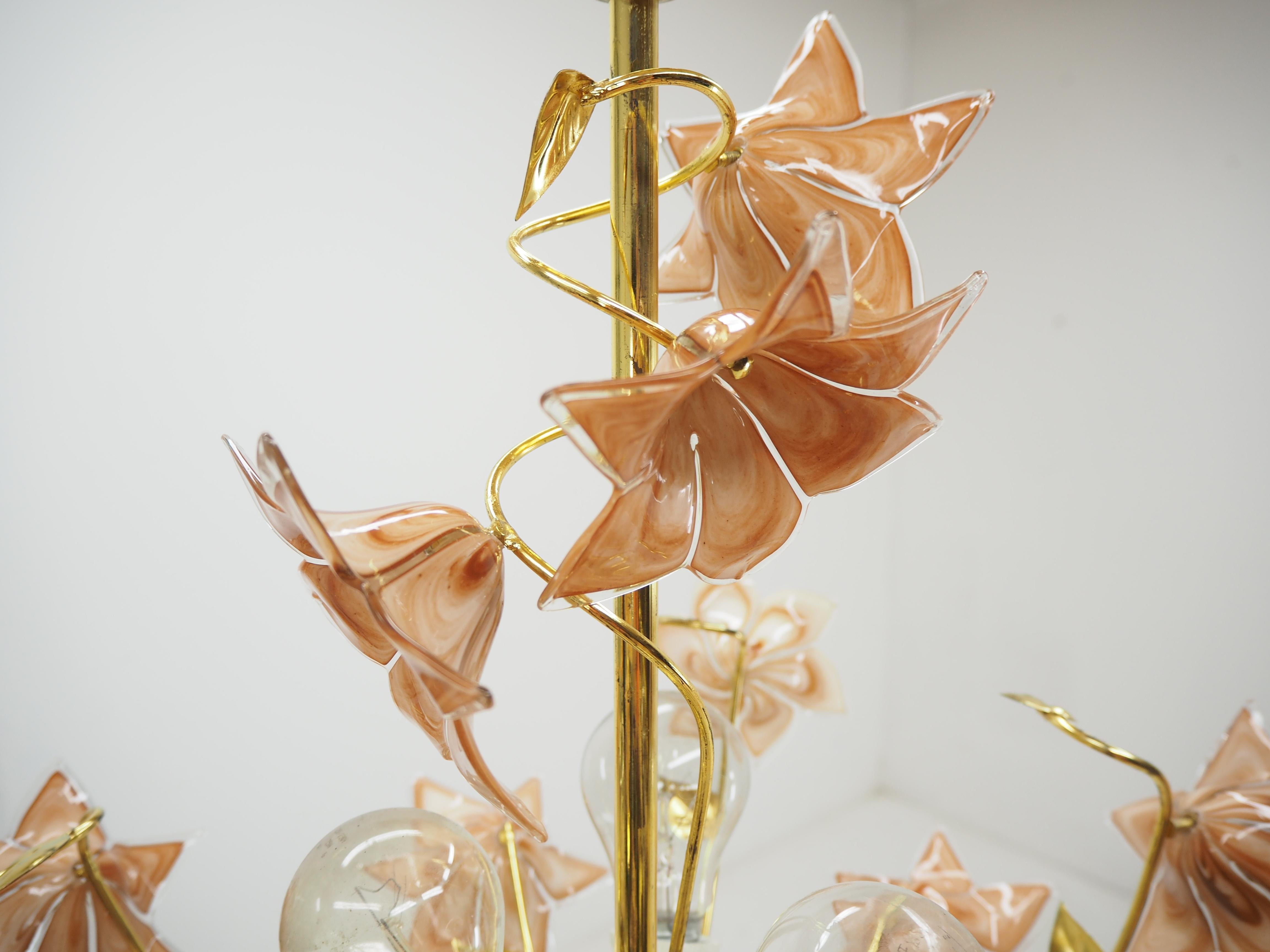 Midcentury Flowers Chandelier, Glass and Brass, 1960s In Good Condition For Sale In Praha, CZ