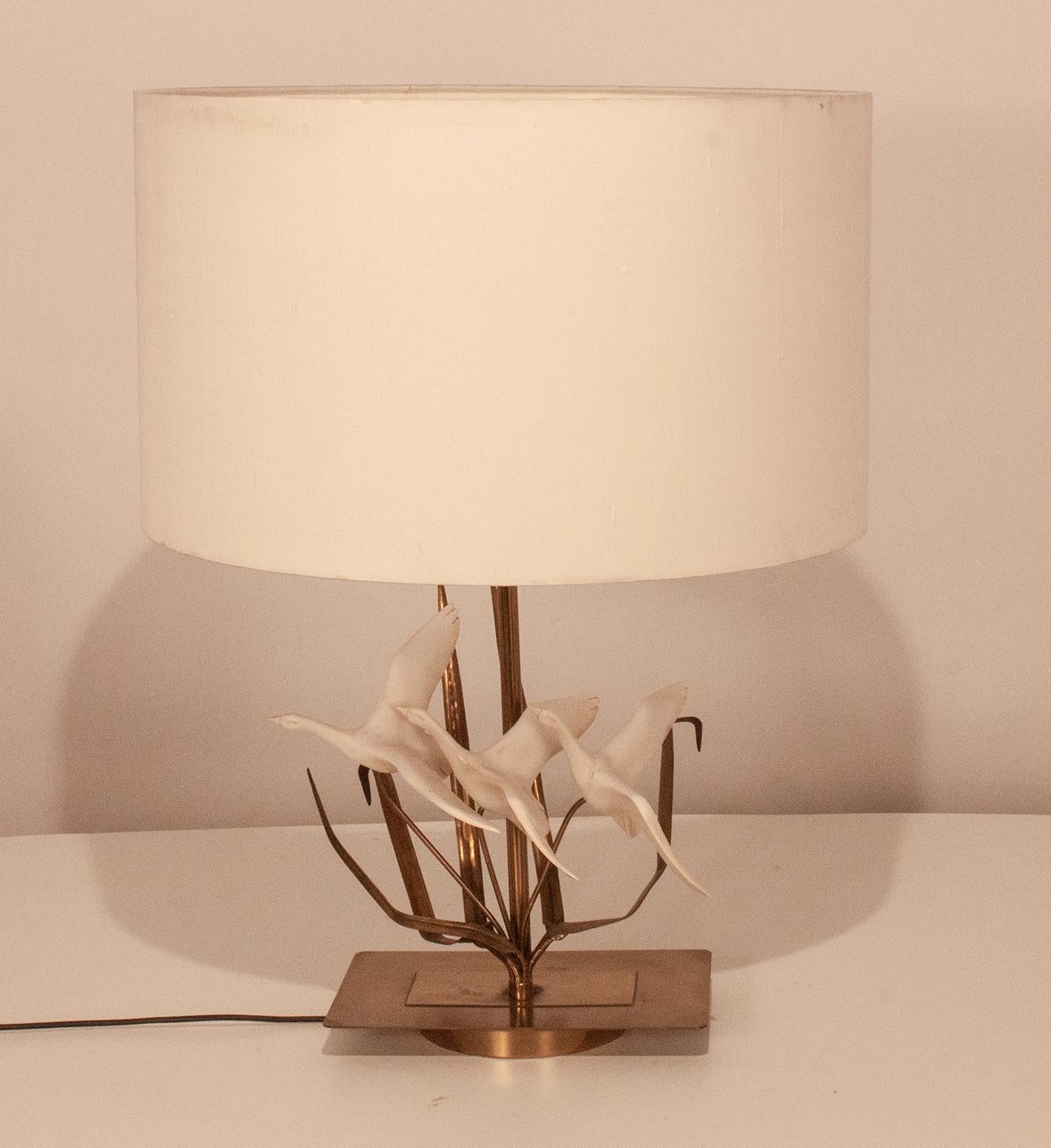 Mid-Century Modern Midcentury Flying Birds Resin and Brass Table Lamp, French, 1970s