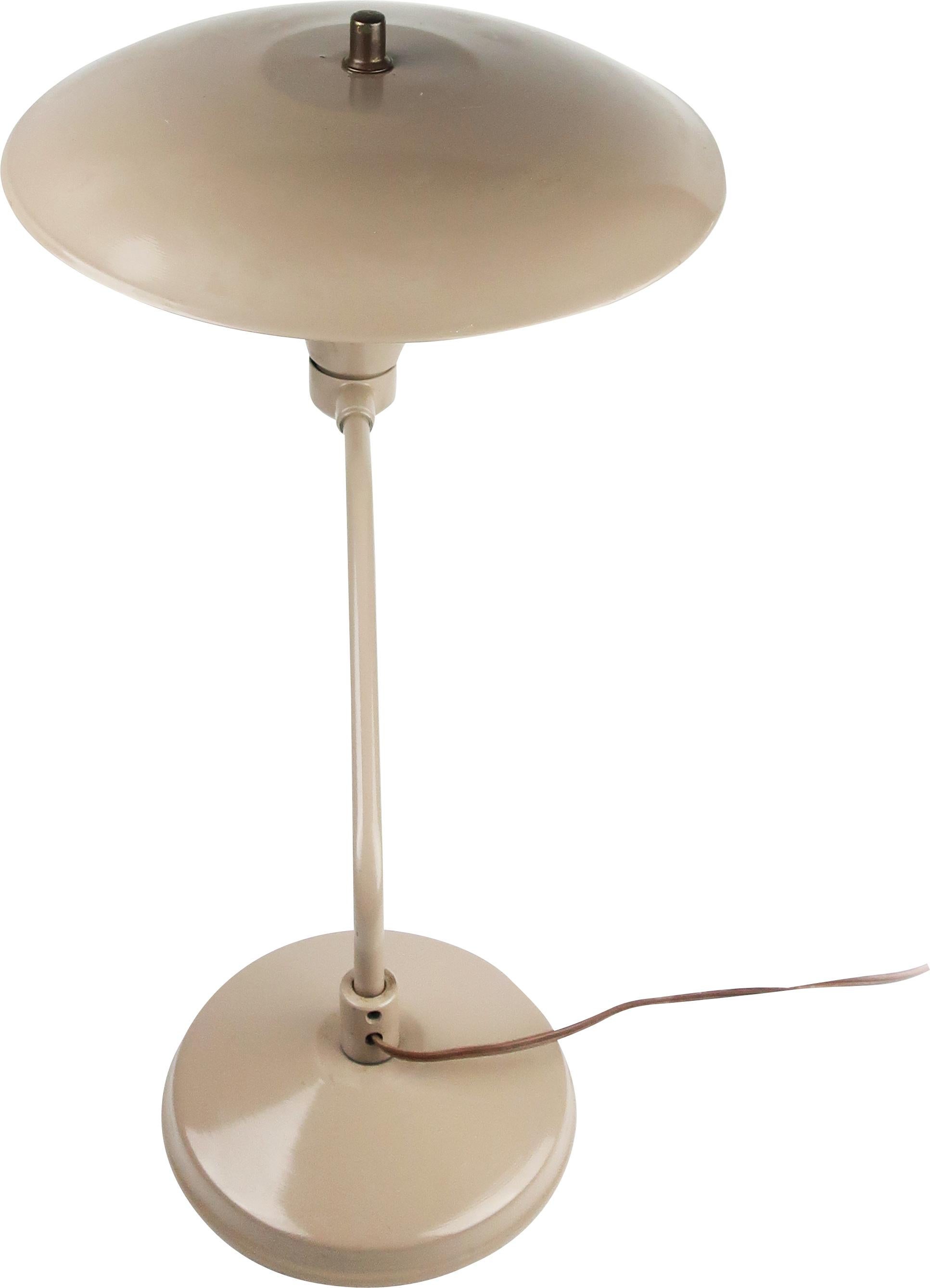Midcentury Flying Saucer Desk Lamp In Good Condition In Brooklyn, NY