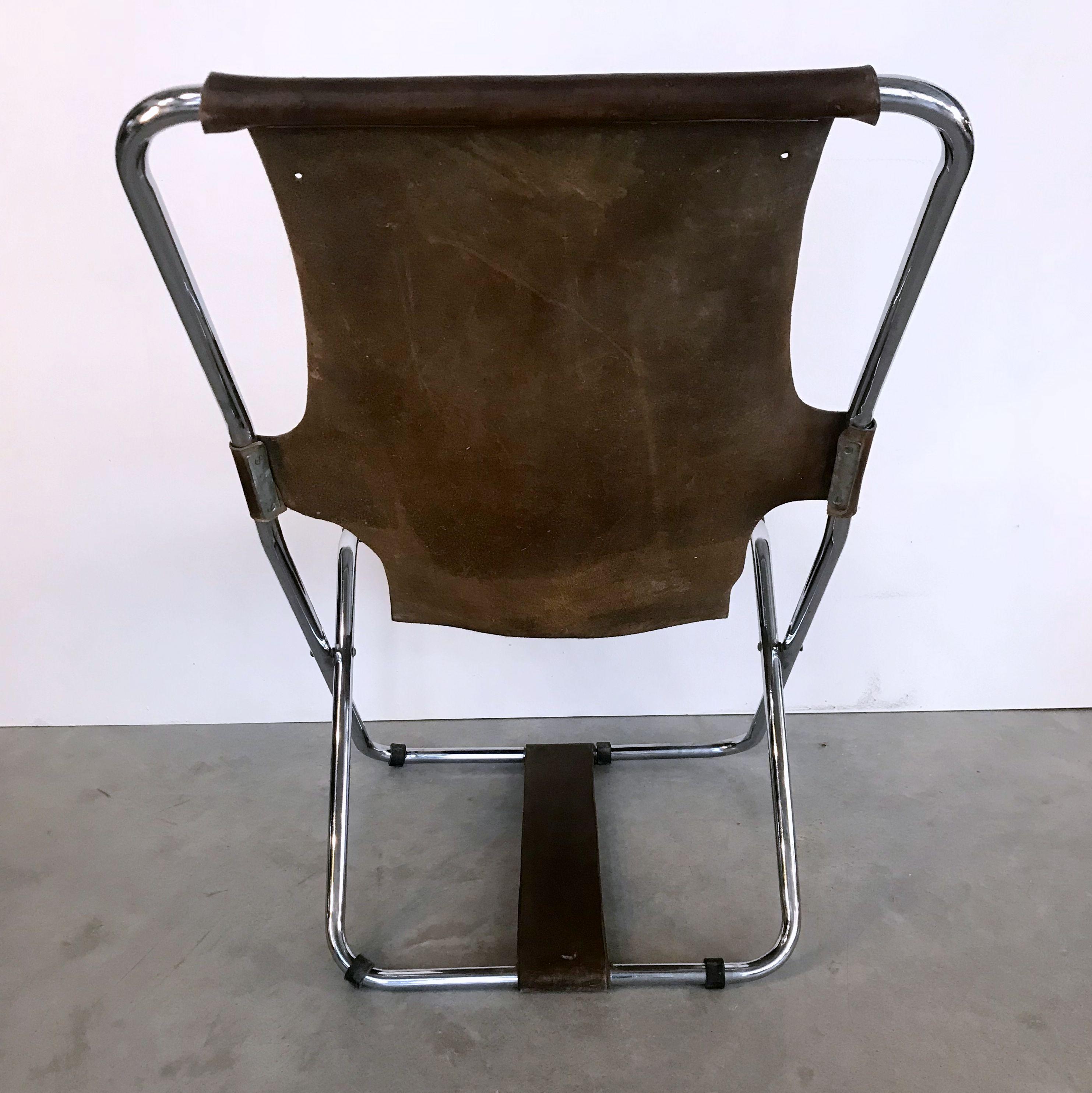 Polished Midcentury Folding Lounge Chair with Metal Frame and Leather For Sale