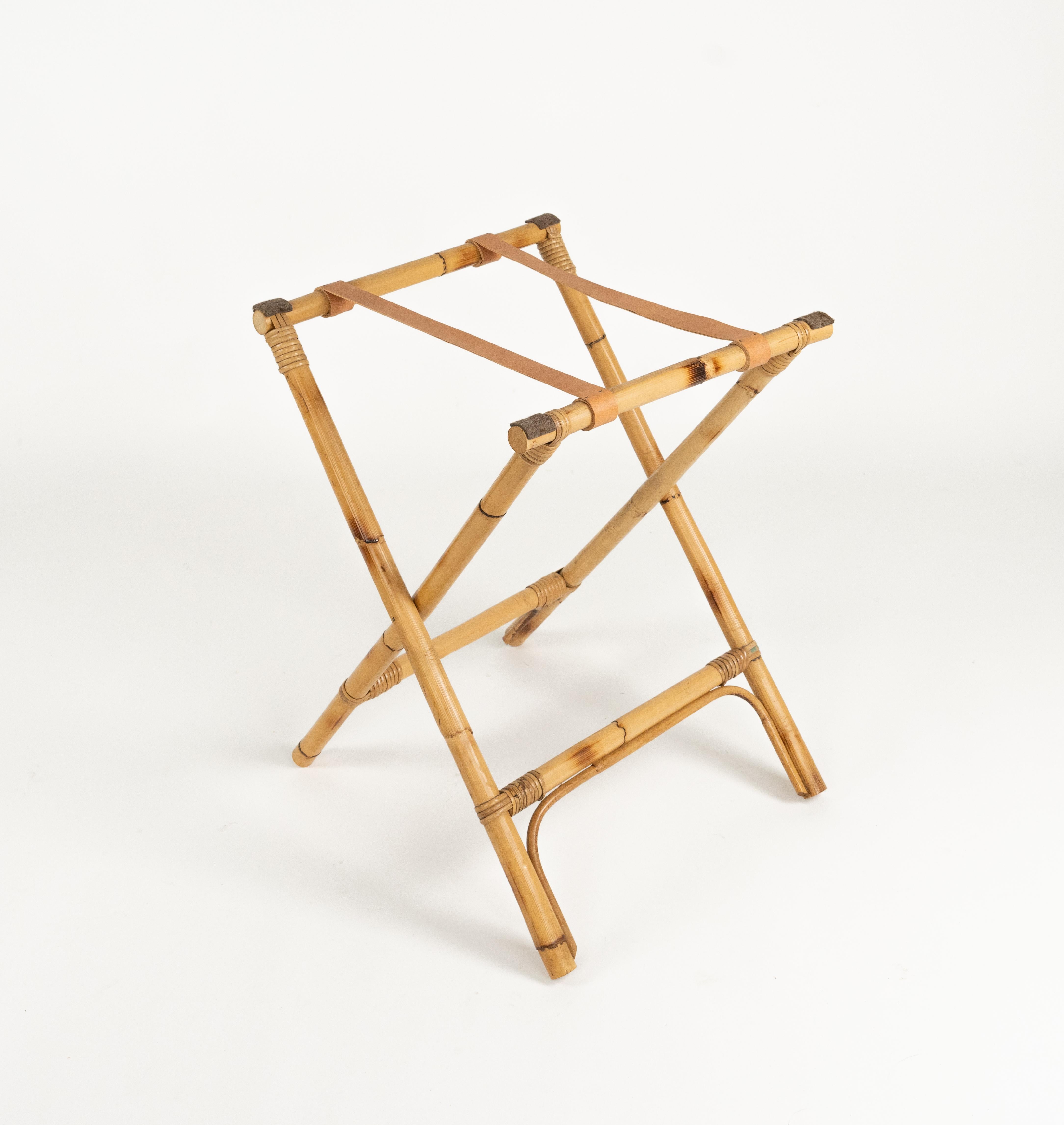 Midcentury Folding Serving Tray Table in Bamboo, Rattan and Glass, Italy 1970s in vendita 6