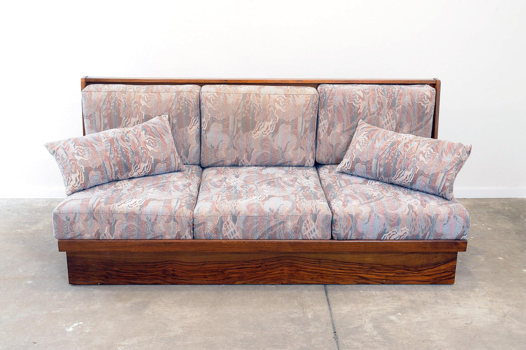 Midcentury Folding Sofa in walnut, 1950s, Czechoslovakia For Sale 1