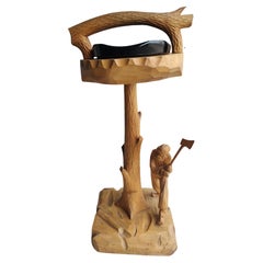 Cenicero de arte popular de mediados de siglo con figura tallada a mano por Paul Emile Caron C1969