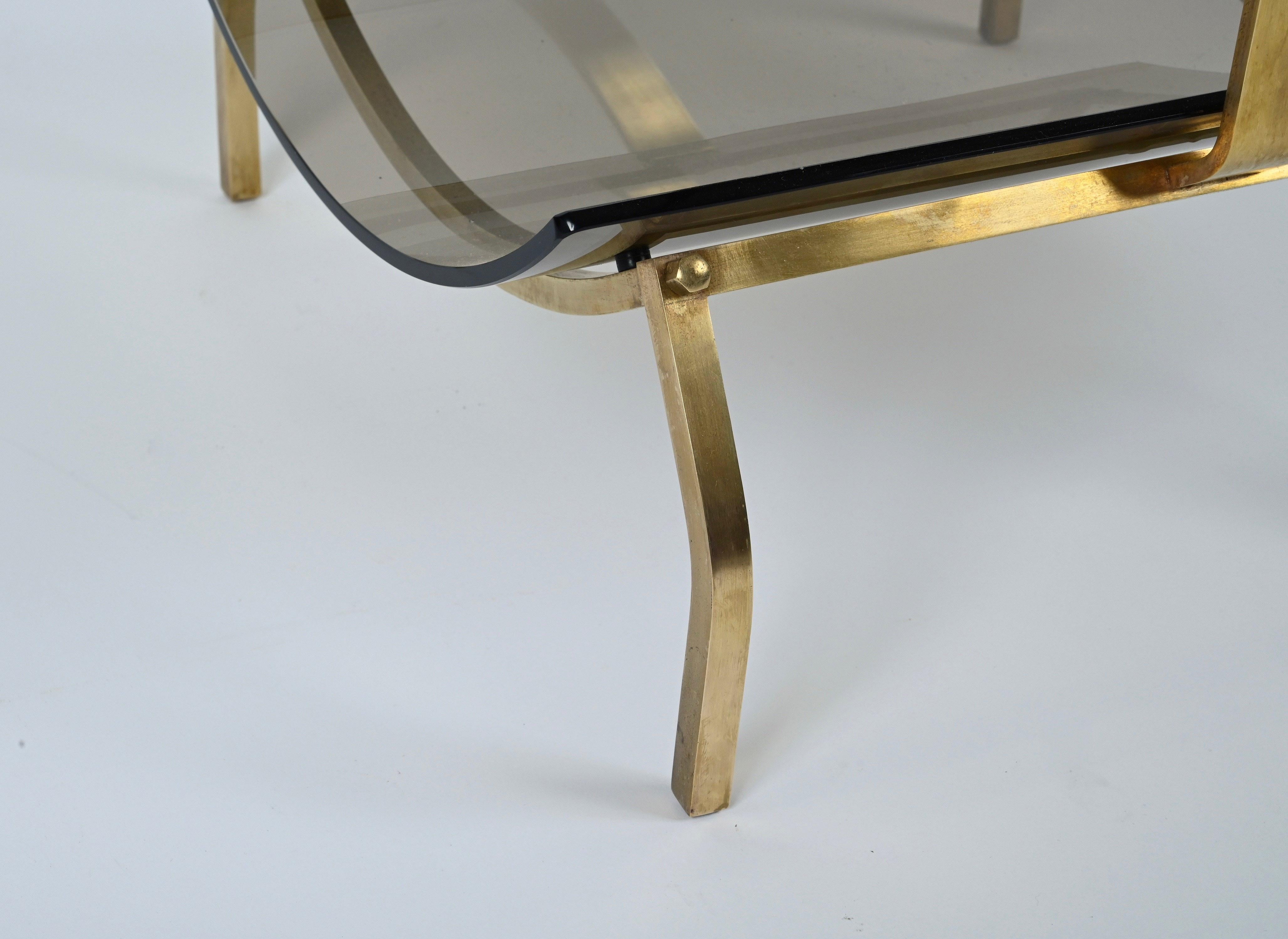 Midcentury Fontana Arte Brass and Smoked Glass Magazine Rack Stand, 1960s, Italy For Sale 4
