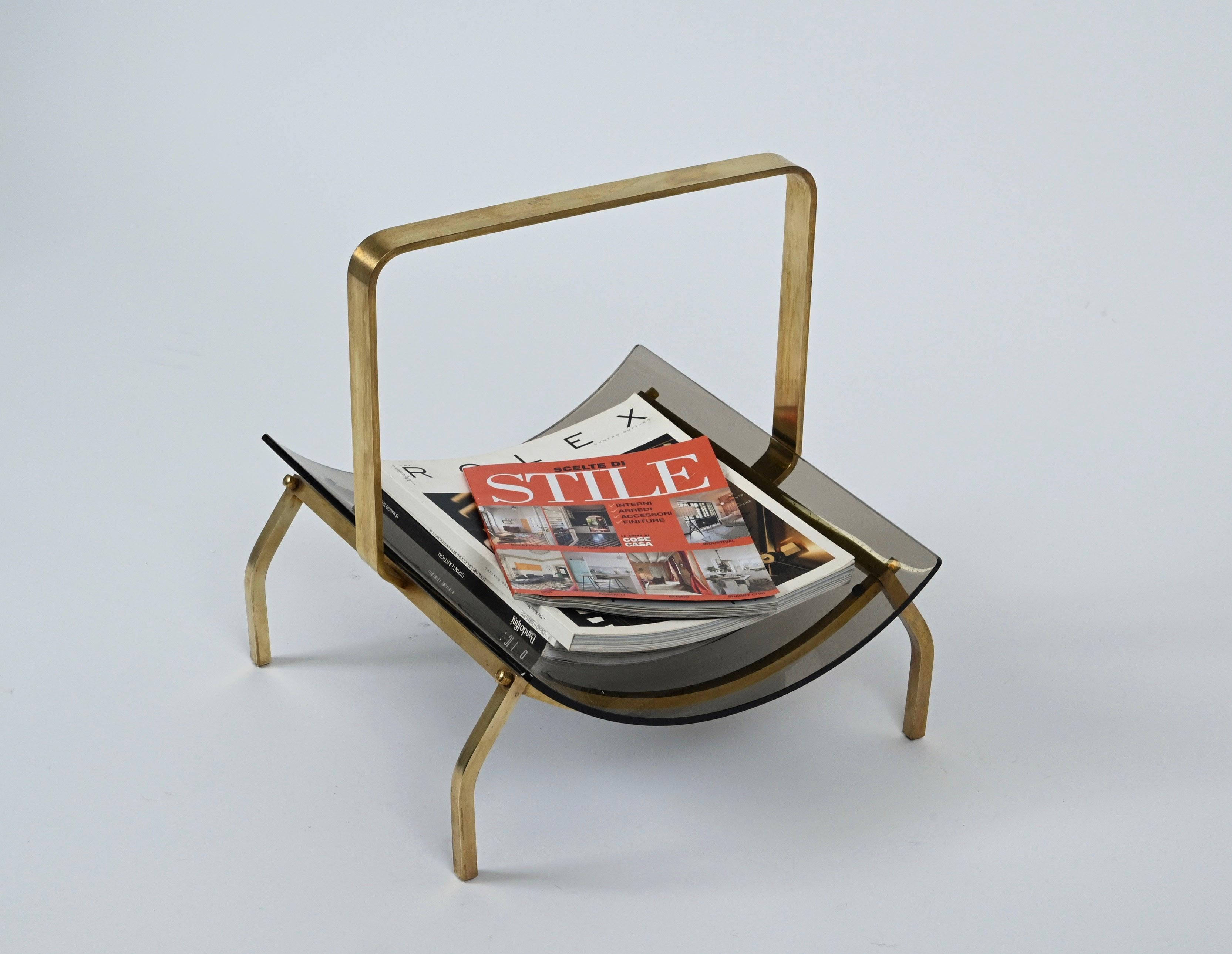 Midcentury Fontana Arte Brass and Smoked Glass Magazine Rack Stand, 1960s, Italy For Sale 8