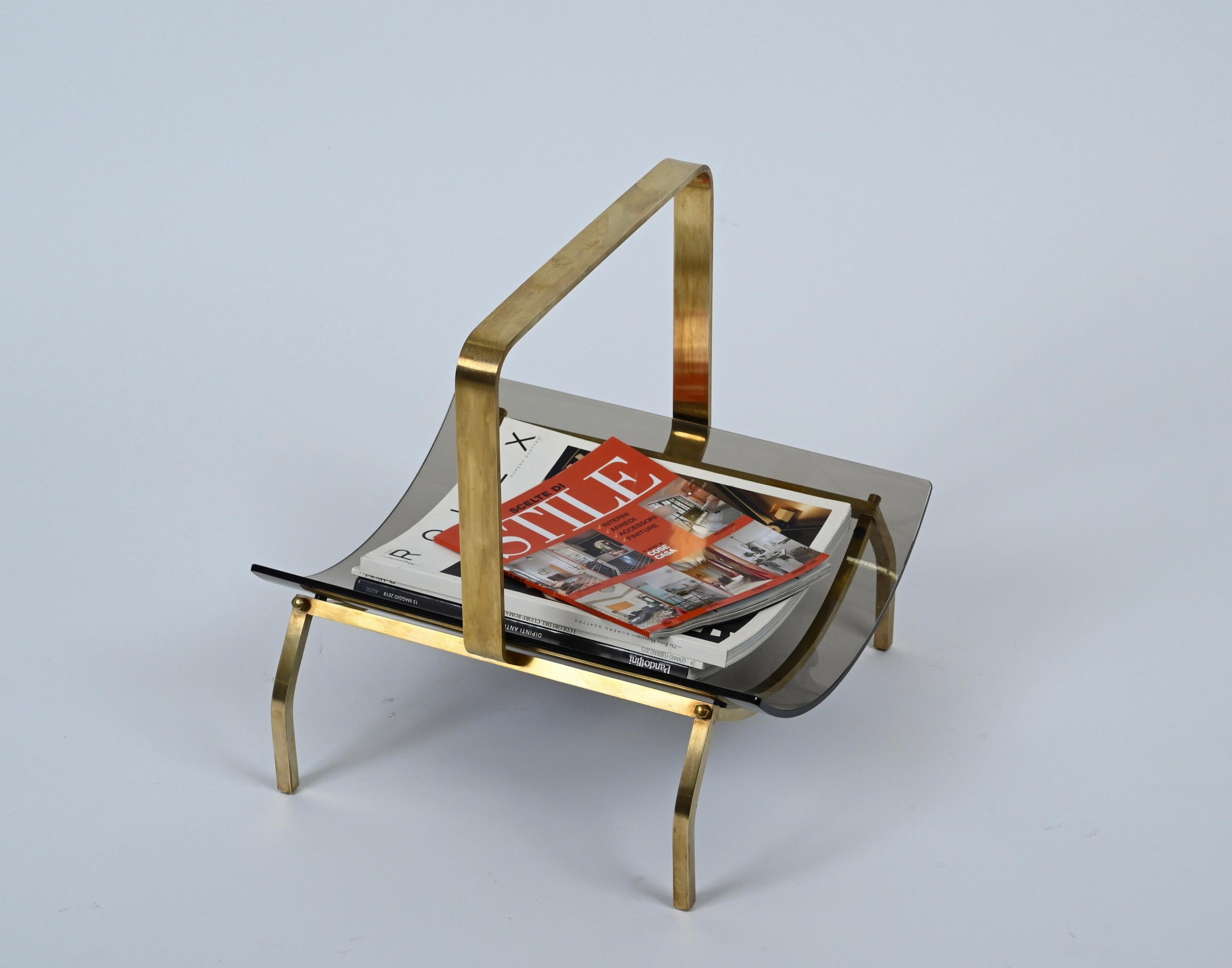 Midcentury Fontana Arte Brass and Smoked Glass Magazine Rack Stand, 1960s, Italy For Sale 14