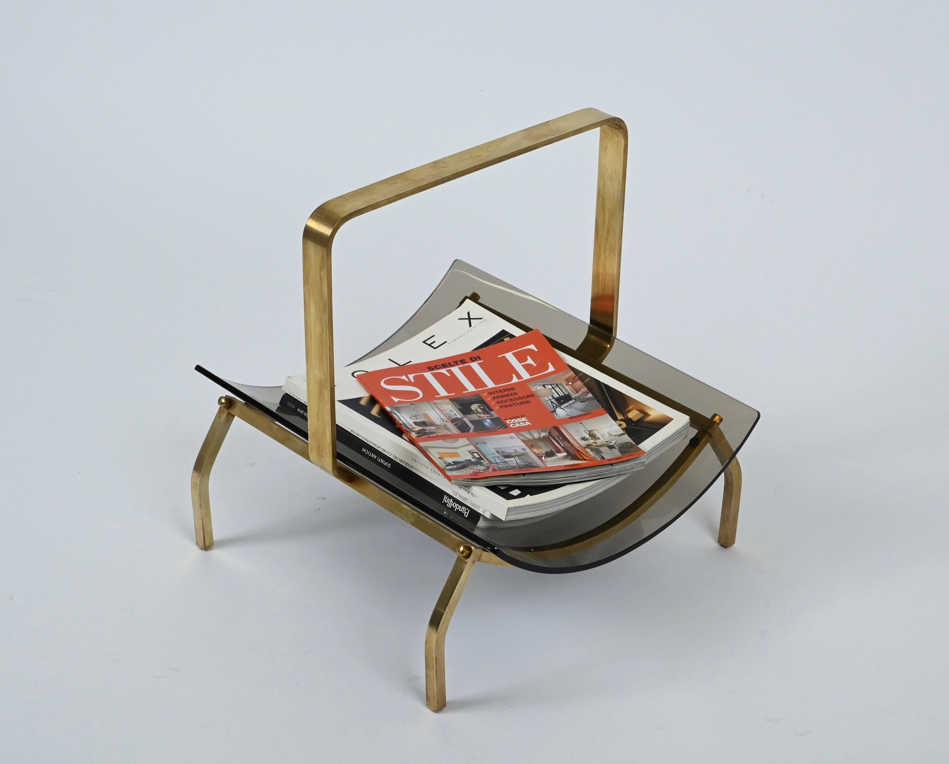 Midcentury Fontana Arte Brass and Smoked Glass Magazine Rack Stand, 1960s, Italy For Sale 2