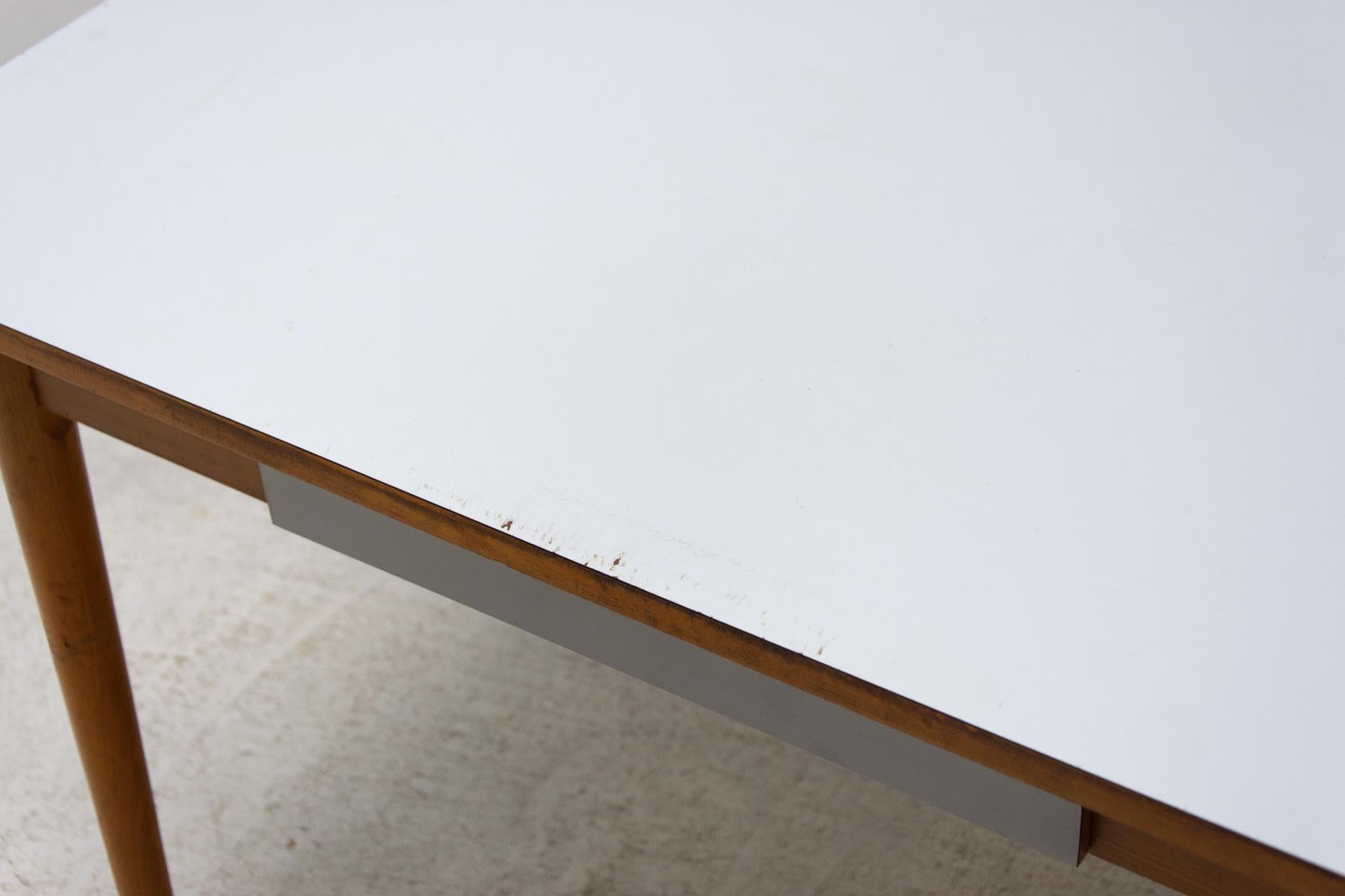 Midcentury Formica and Wood Central Table, Czechoslovakia, 1960´s For Sale 7