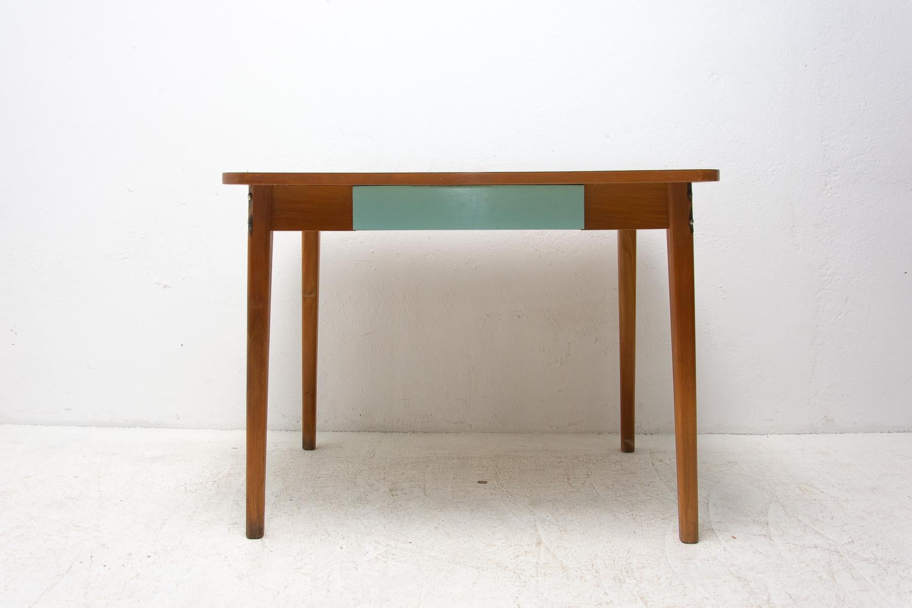 Midcentury Formica and Wood Central Table, Czechoslovakia, 1960´s For Sale 10