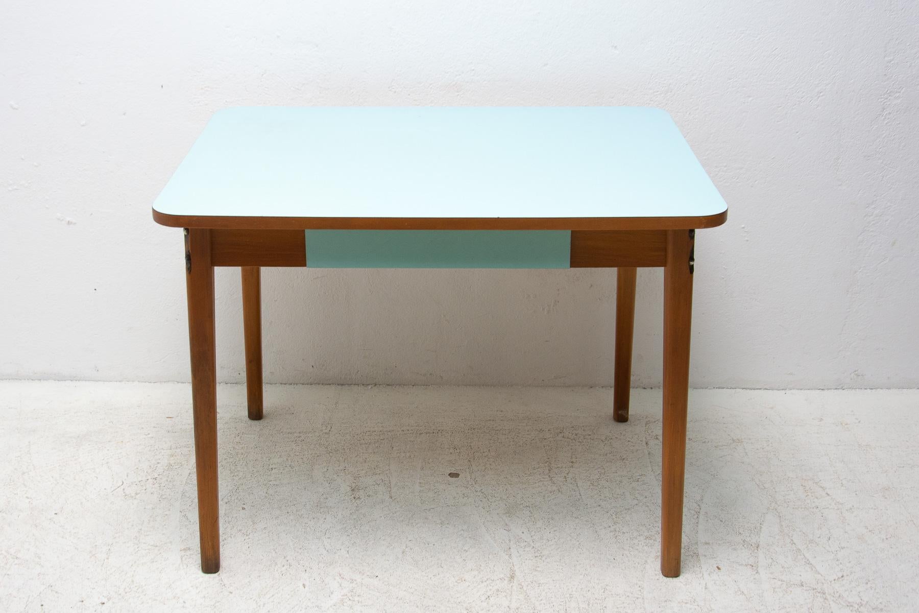 Midcentury Formica and Wood Central Table, Czechoslovakia, 1960´s For Sale 11
