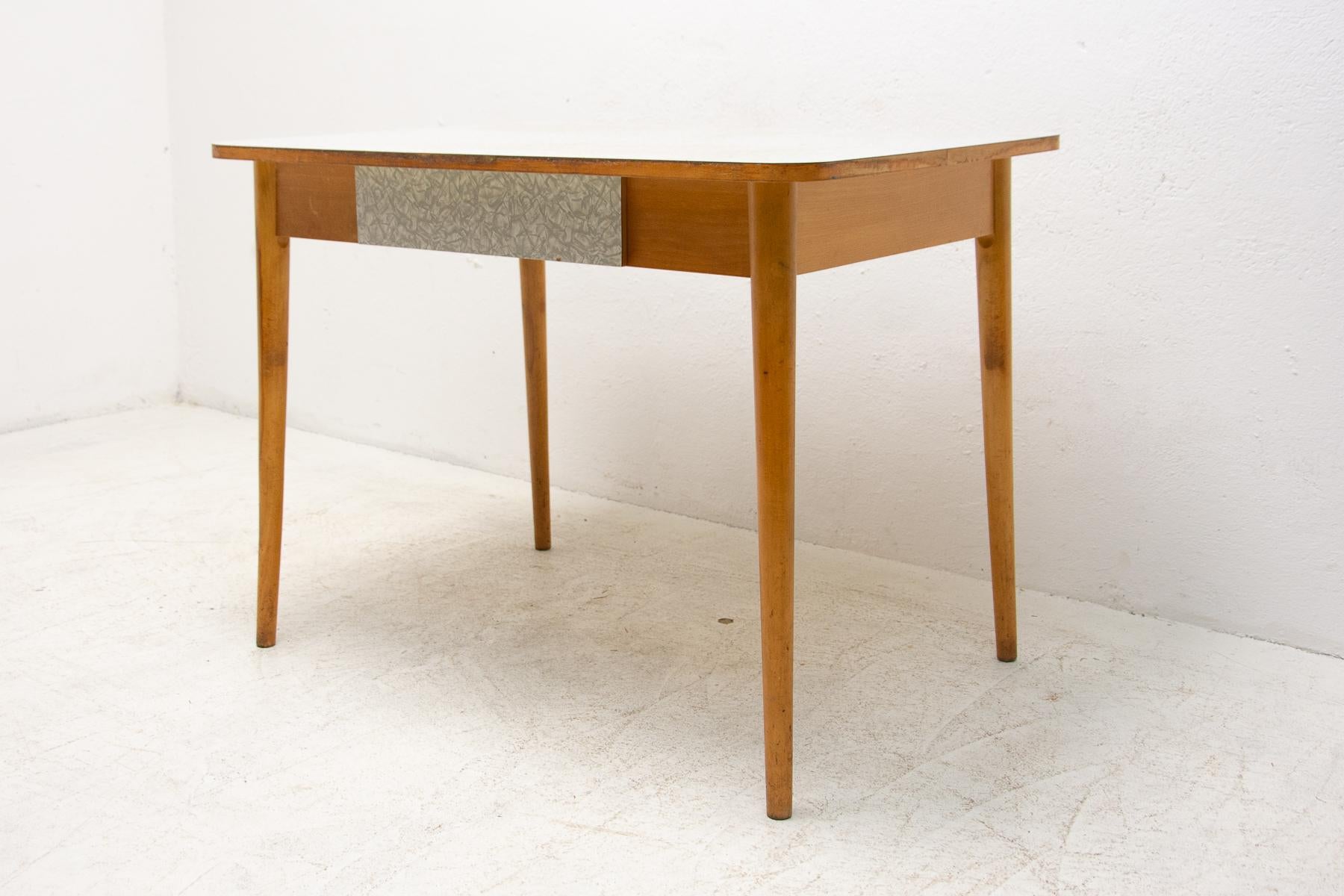  Midcentury Formica and Wood Central Table, Czechoslovakia, 1960's In Good Condition For Sale In Prague 8, CZ