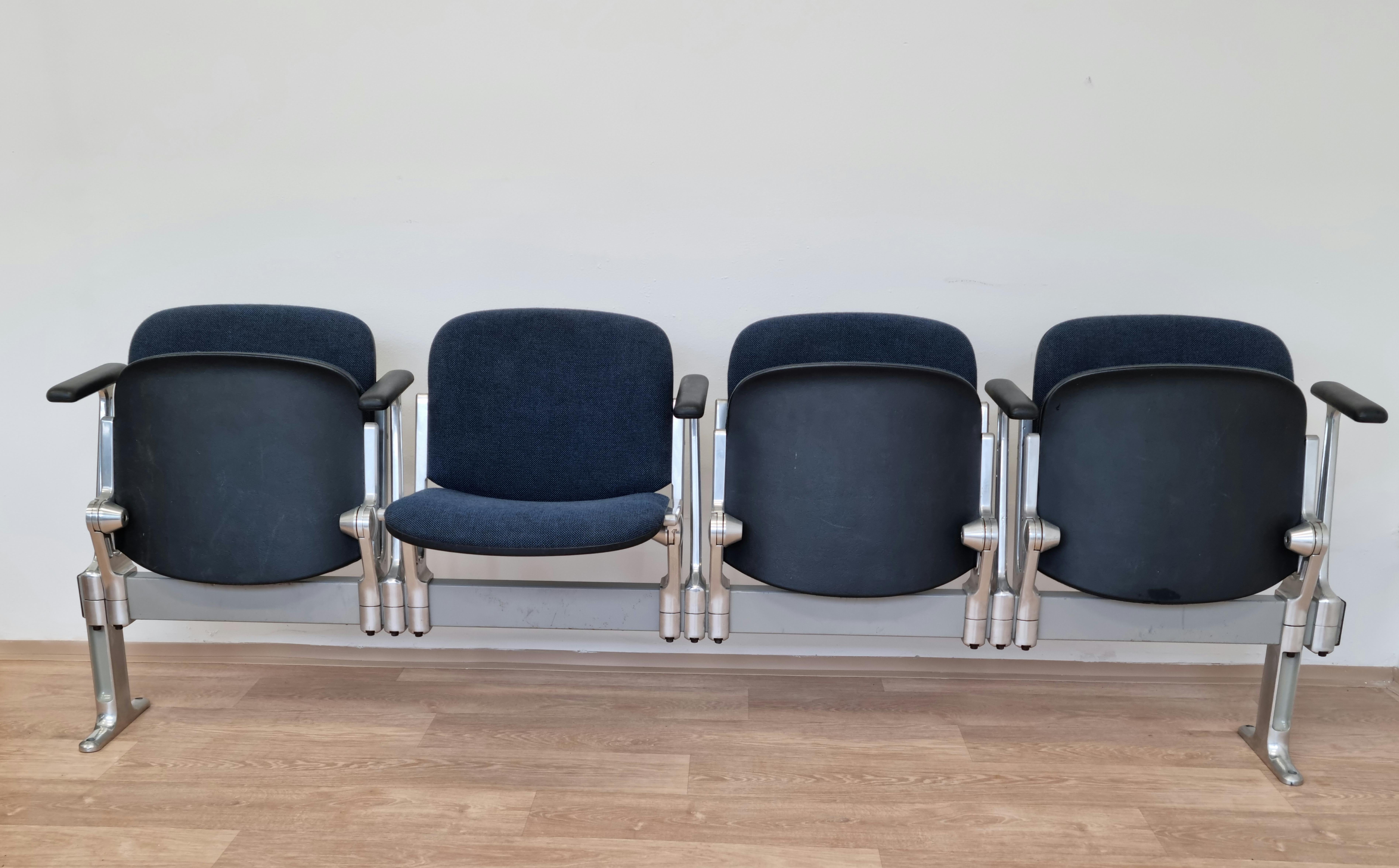 Midcentury Four-Seat Bench Castelli, Axis 3000, Giancarlo Piretti, Italy, 1970s In Good Condition For Sale In Praha, CZ