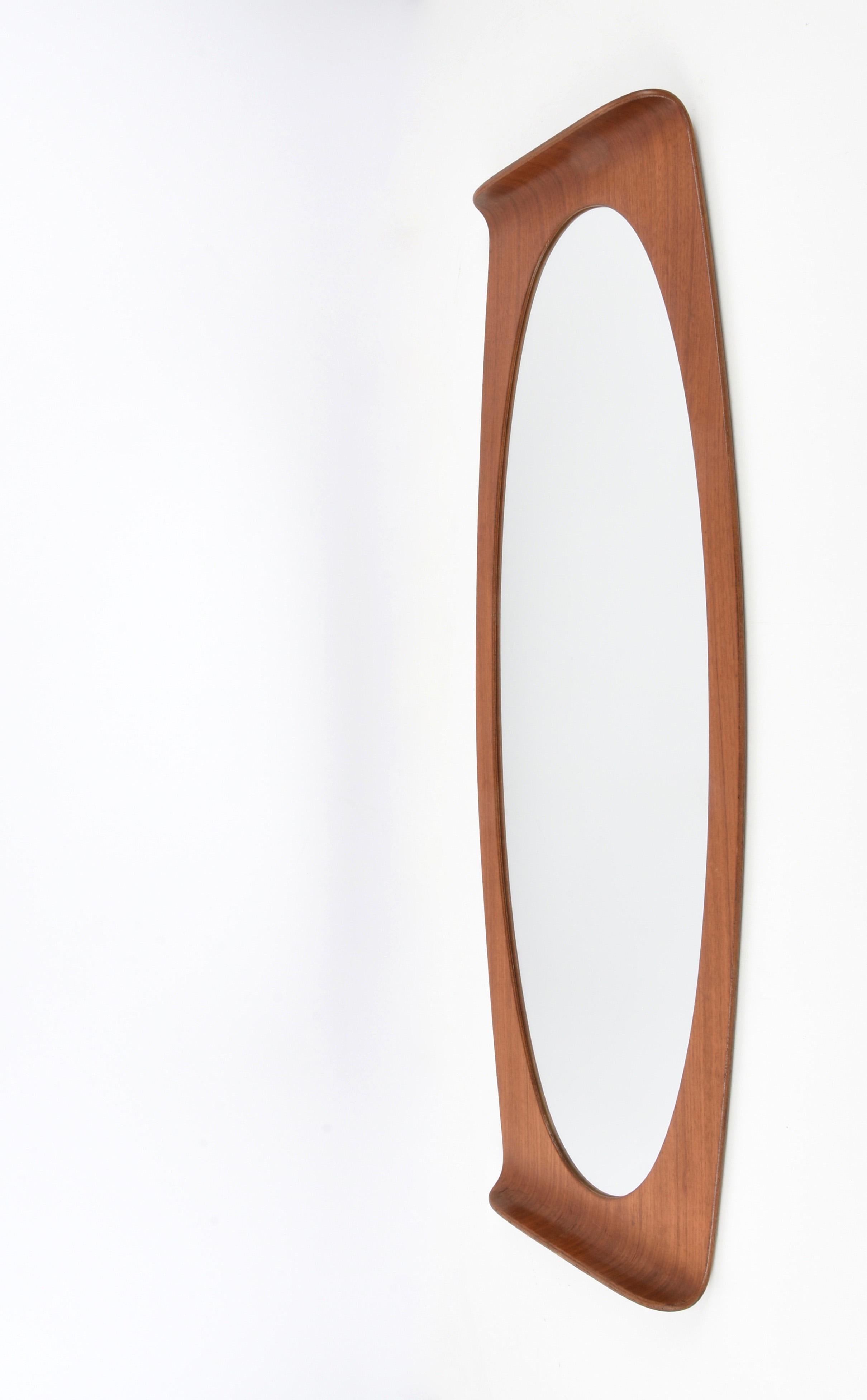 Midcentury Franco Campo and Carlo Graffi Curved Wood Italian Wall Mirror, 1960s In Good Condition In Roma, IT