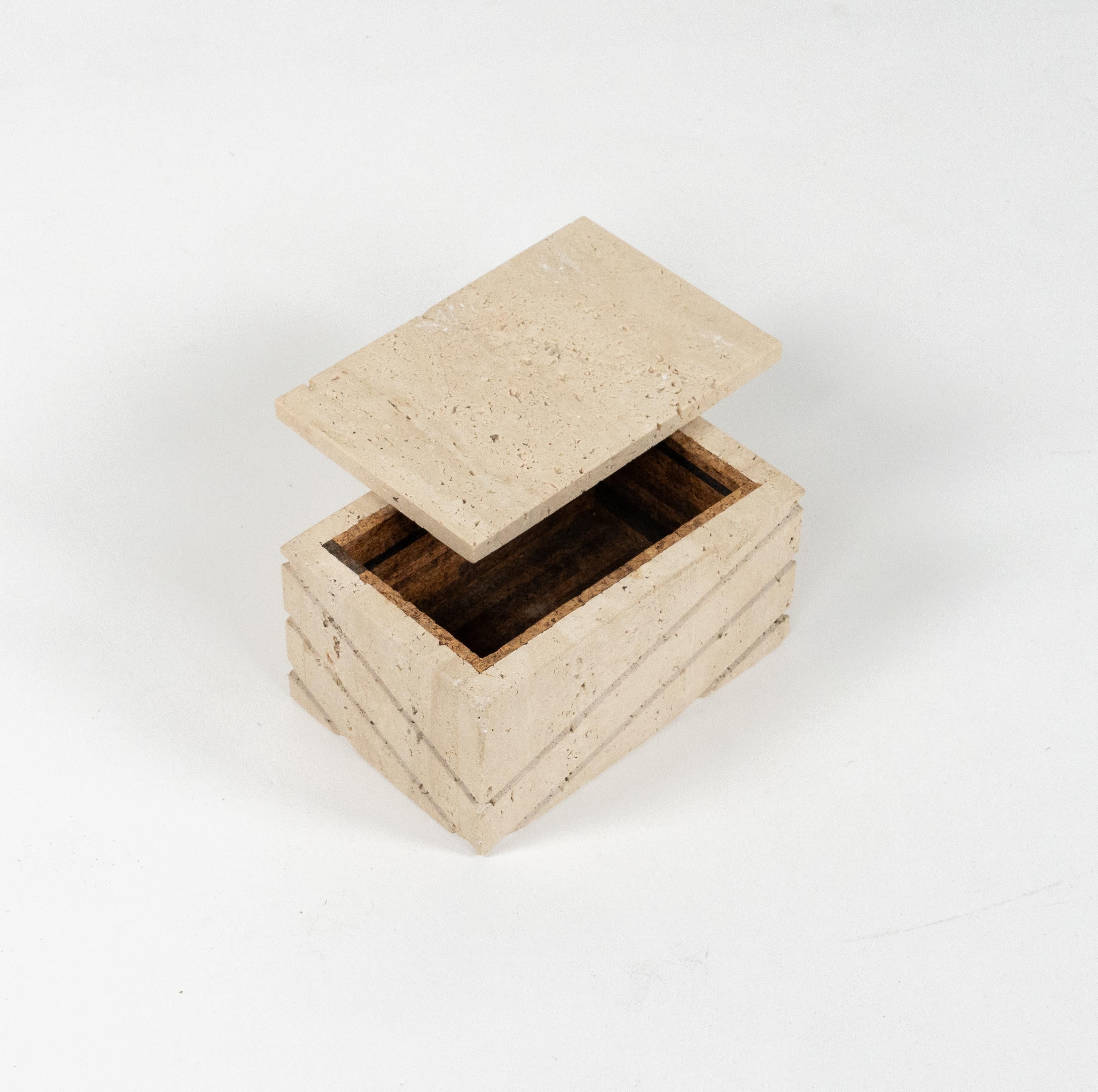 Midcentury Fratelli Mannelli Rectangular Box in Travertine and Wood, Italy 1970s In Good Condition For Sale In Rome, IT