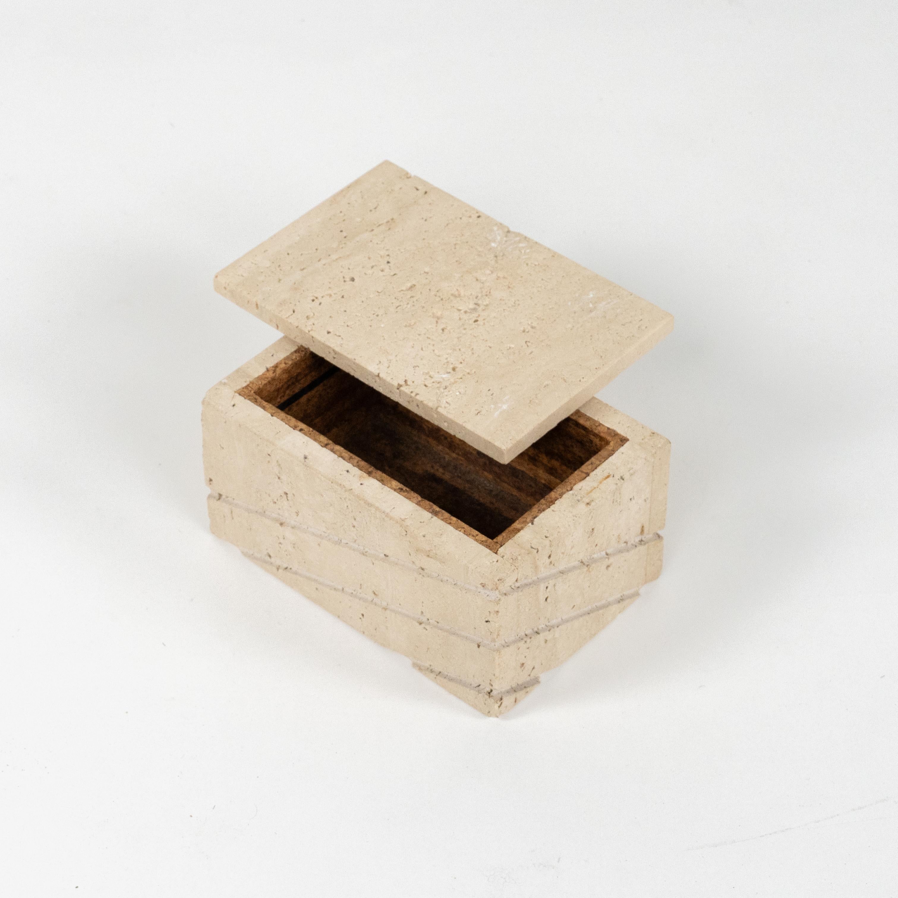 Midcentury Fratelli Mannelli Rectangular Box in Travertine and Wood, Italy 1970s For Sale 1