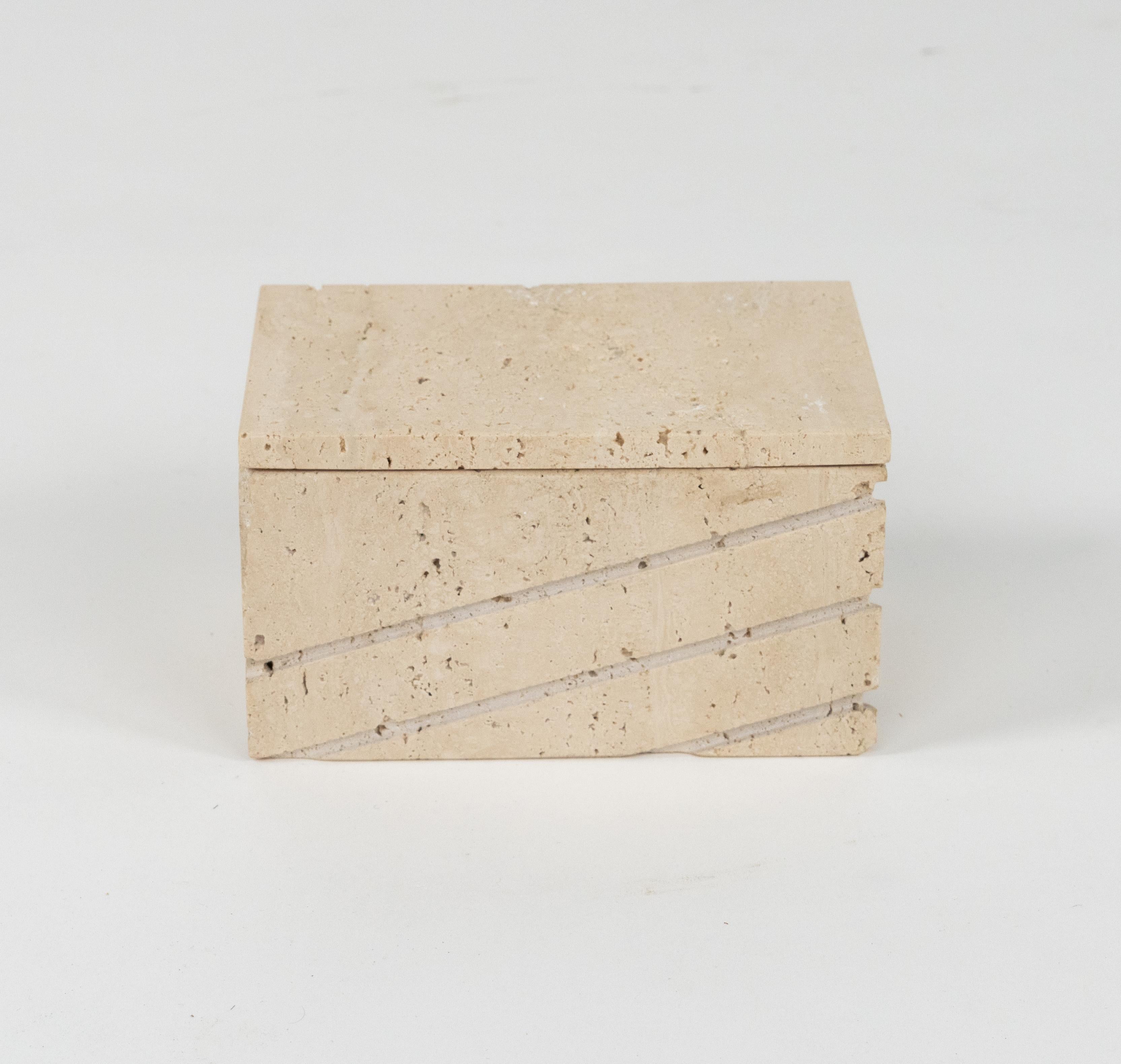 Midcentury Fratelli Mannelli Rectangular Box in Travertine and Wood, Italy 1970s For Sale 2