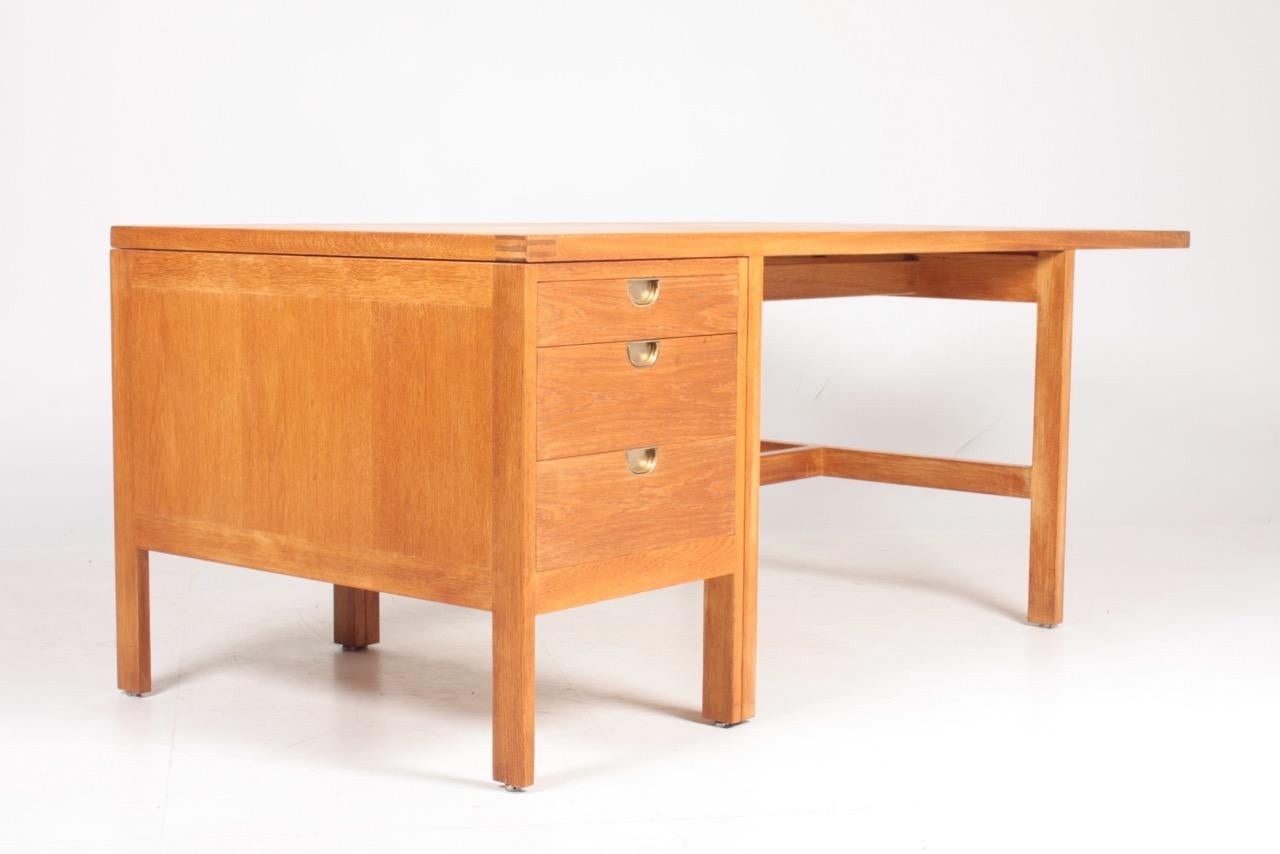Midcentury Freestanding Desk in Oak by Børge Mogensen, Danish Design, 1950s 6