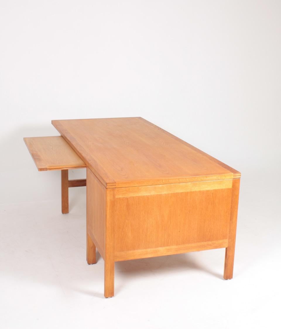 Midcentury Freestanding Desk in Oak by Børge Mogensen, Danish Design, 1950s 8