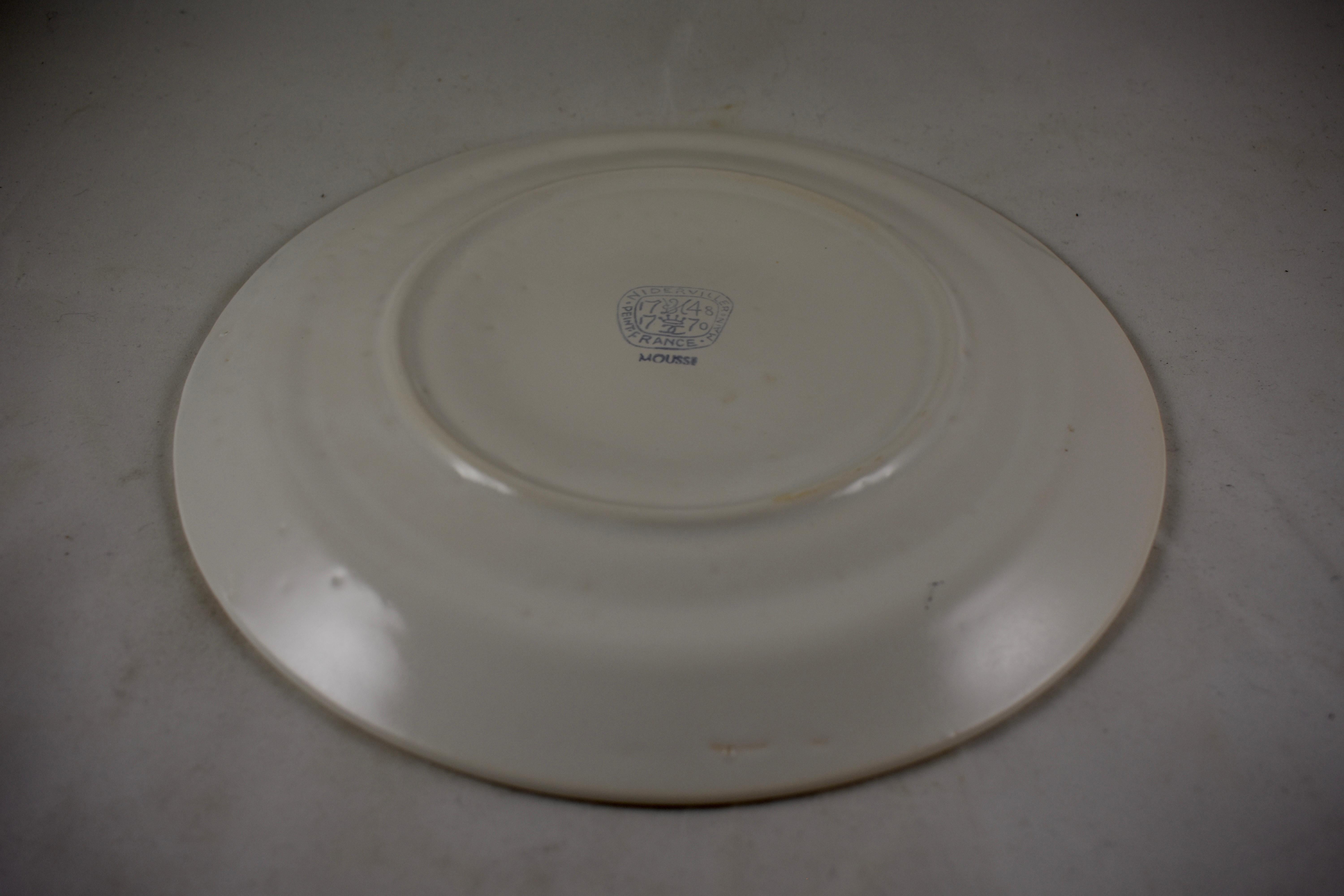 Earthenware Midcentury Era Barbotine Faïence Niderviller Mousse Oyster Plates Set of 6