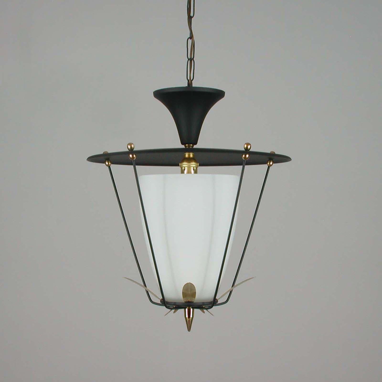Midcentury French Black and White Lantern with Brass Details, 1950s In Good Condition In Nümbrecht, NRW