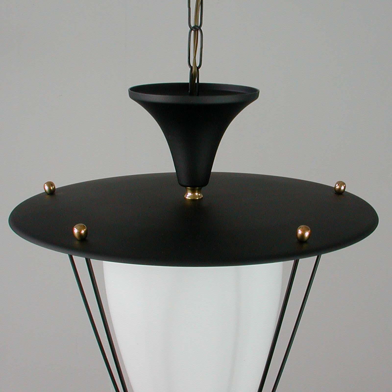 Midcentury French Black and White Lantern with Brass Details, 1950s In Good Condition In NUEMBRECHT, NRW