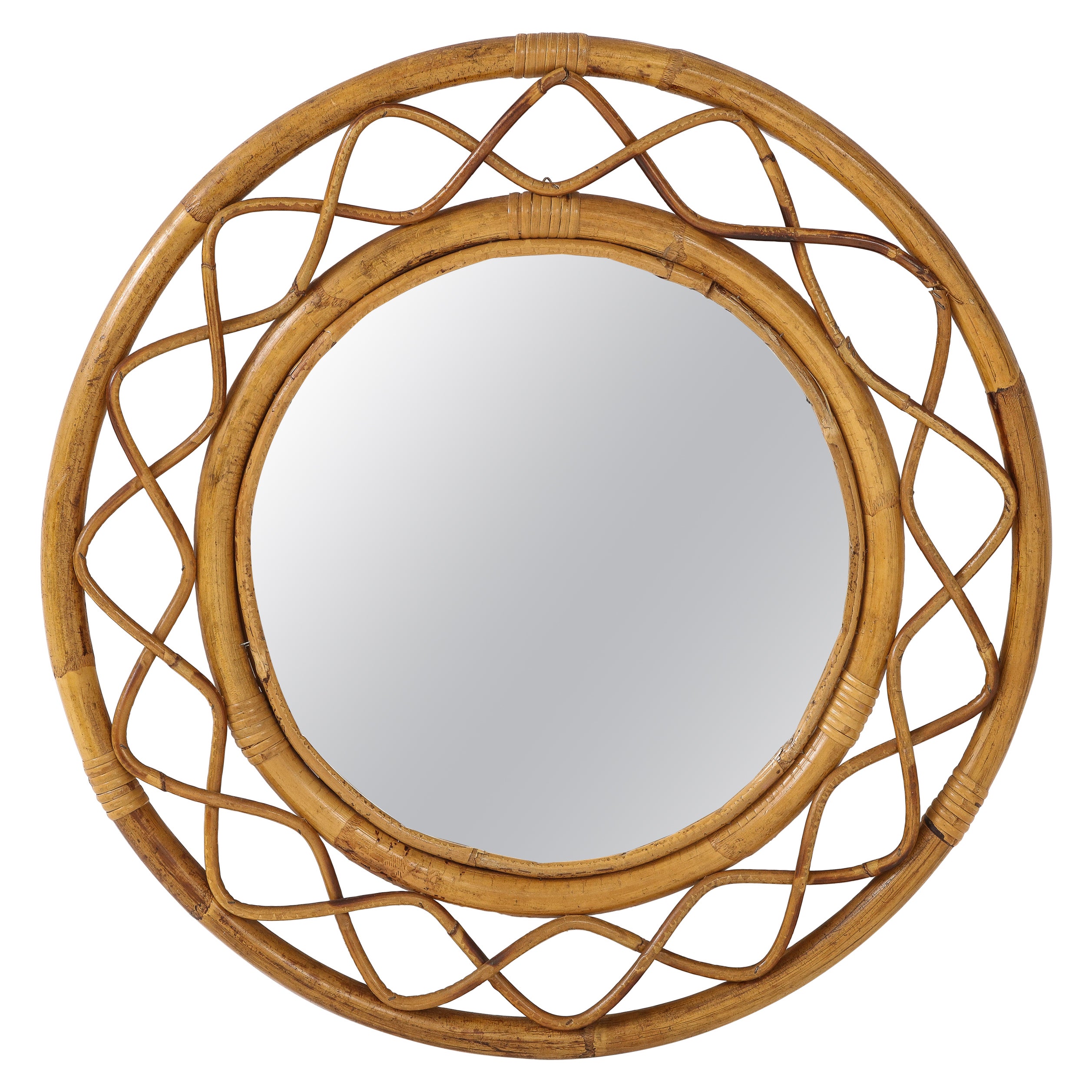 Miroir mural rond en rotin tressé et bambou français du milieu du siècle dernier