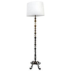 Lampadaire français du milieu du siècle dernier en laiton et verre dans le style de Jacques Adnet