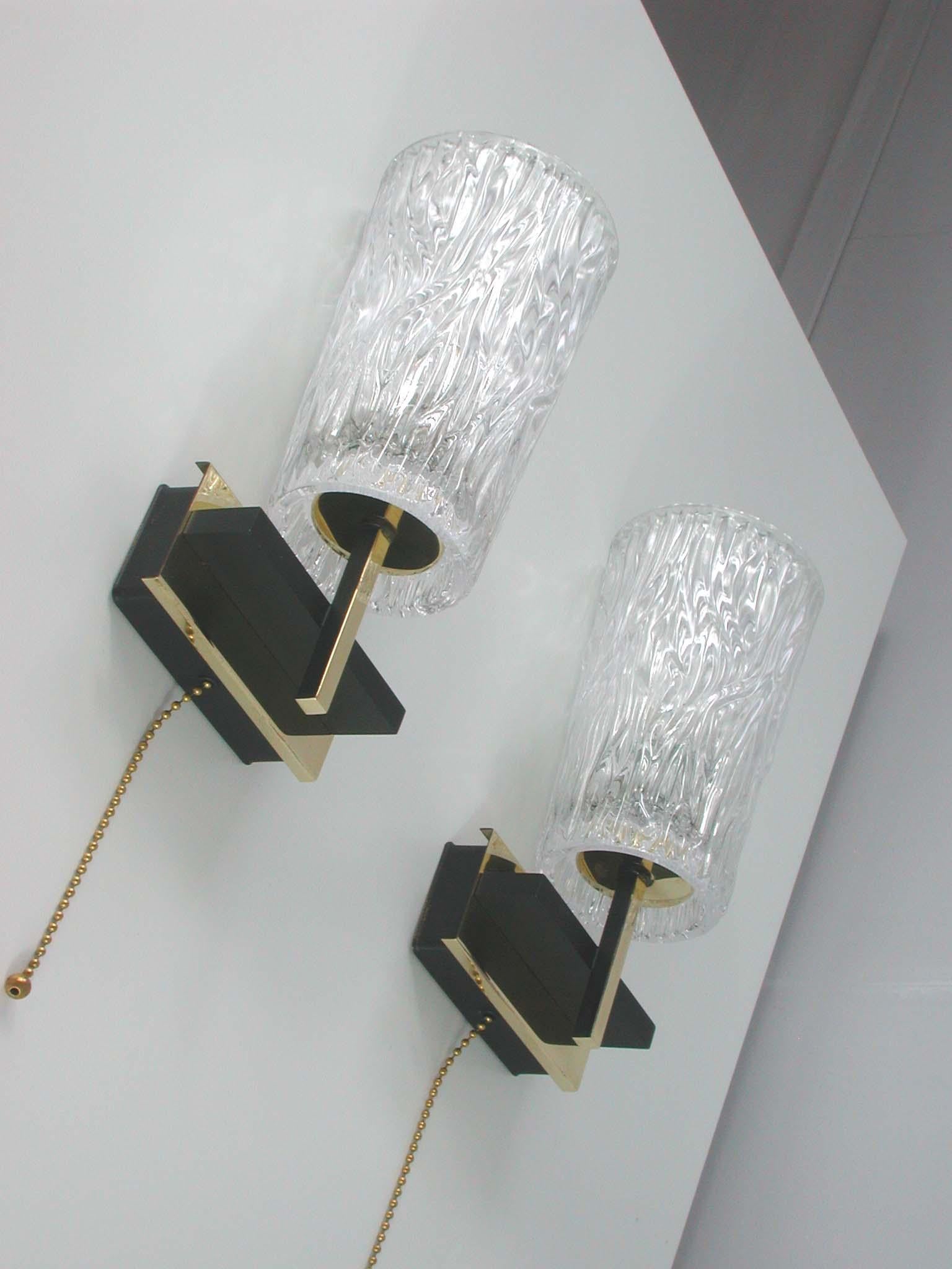 Midcentury French Brass and Textured Glass Sconces by Maison Arlus, 1950s For Sale 4