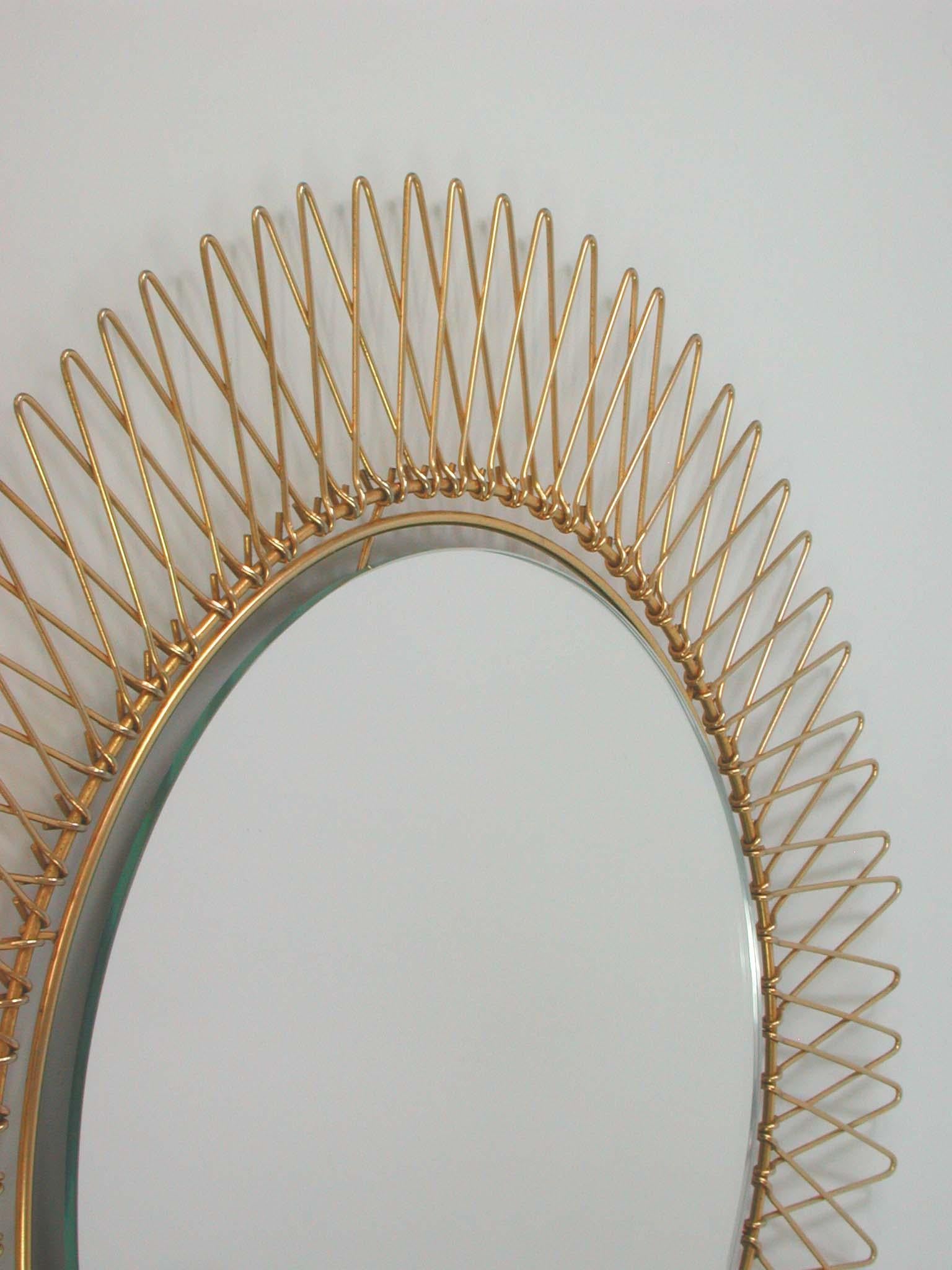 Midcentury French Brass Sunburst Wall Mirror, 1950s In Good Condition In NUEMBRECHT, NRW
