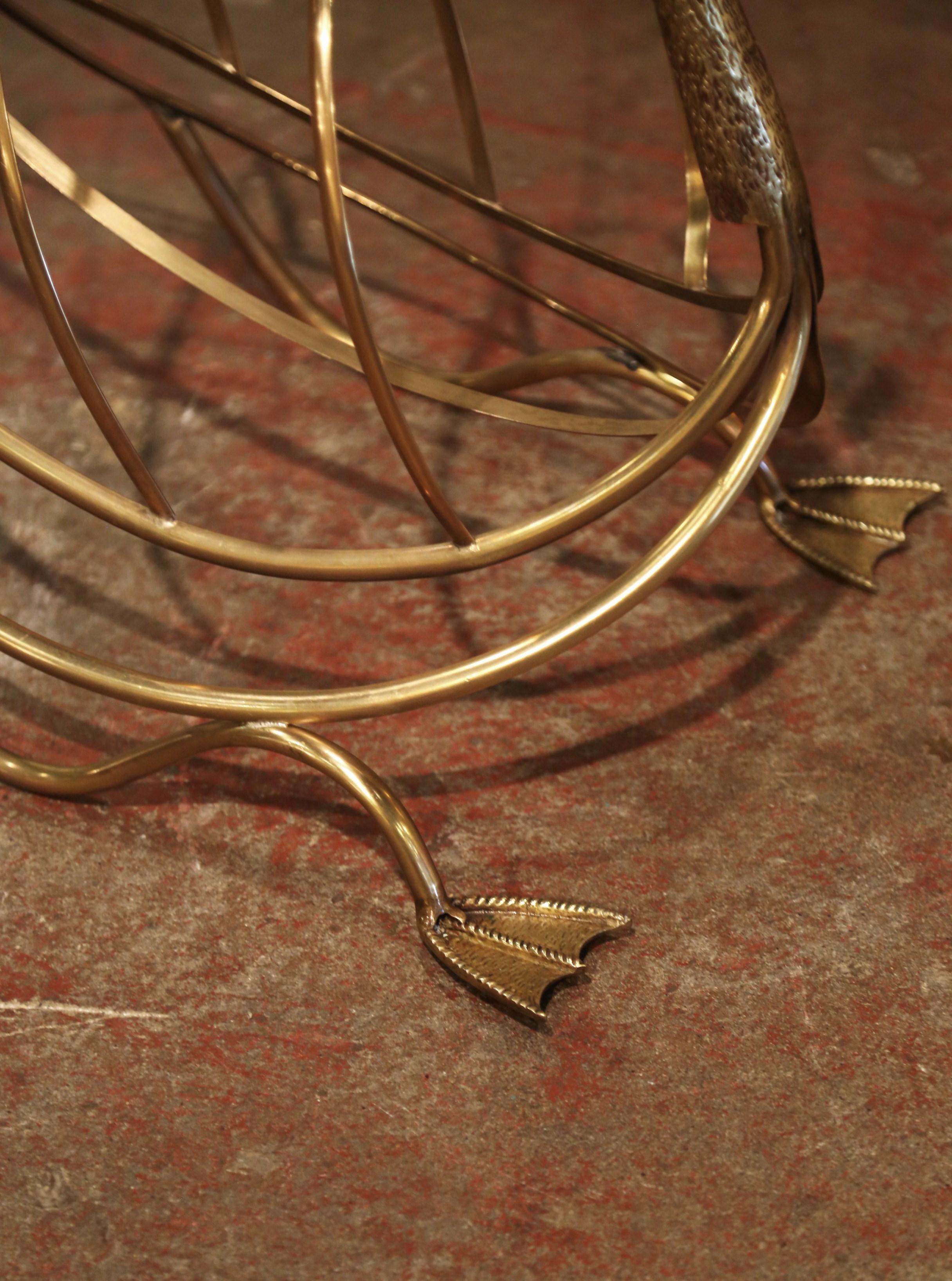Midcentury French Brass Swan Magazine Rack from Maison Jansen In Excellent Condition For Sale In Dallas, TX