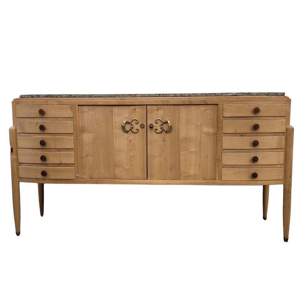 Mid-Century moderno Buffet francese della metà del secolo scorso, firmato R. Breasy, in legno di ciliegio e marmo brecciato in vendita