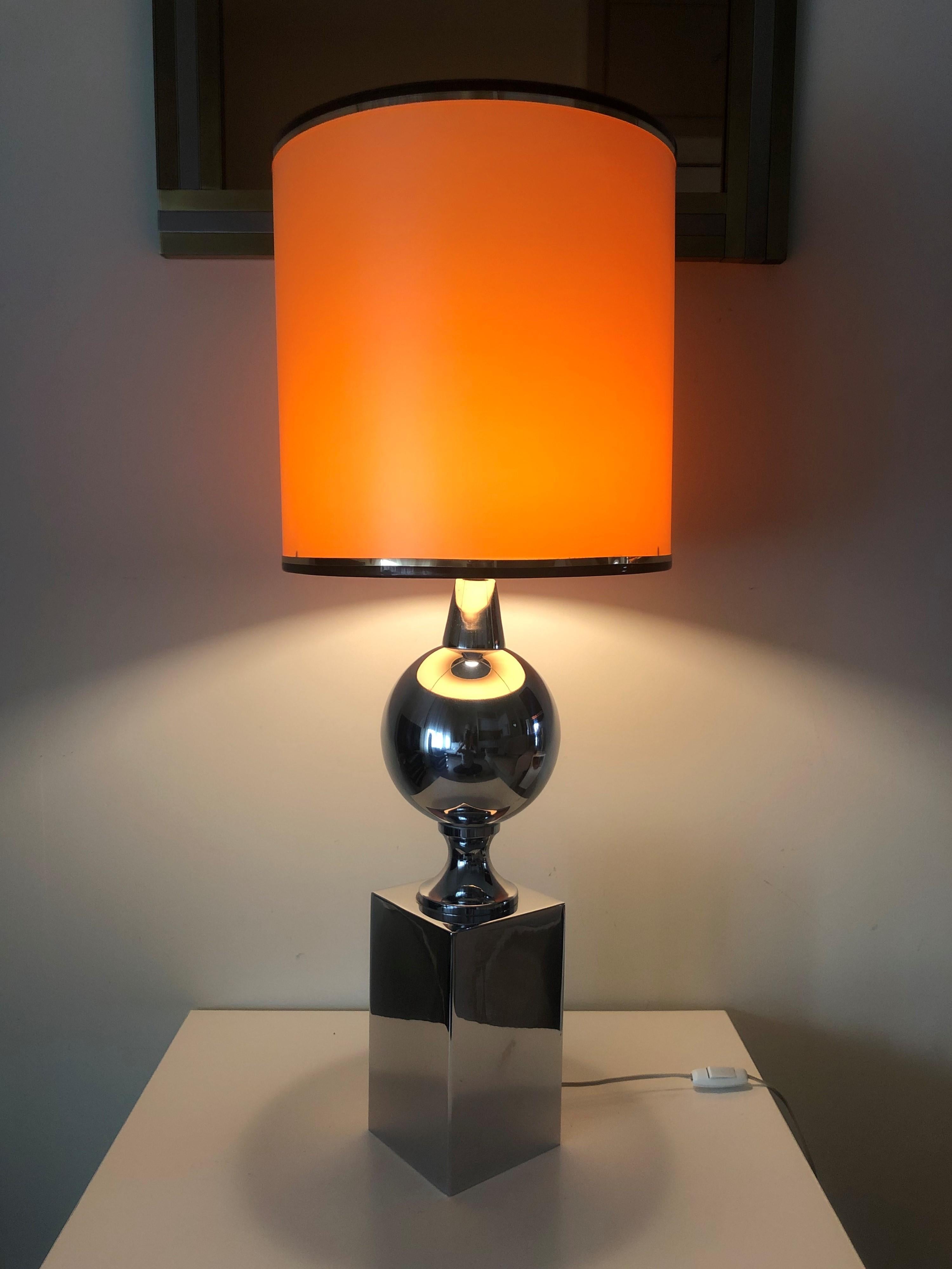 Charming and elegant French single table lamp. This table lamp was made during the 1970s in France.
This piece Philippe Barbier designed and crafted during the 1970s in France.
The shade is not included. The dimension is without shade.
This table