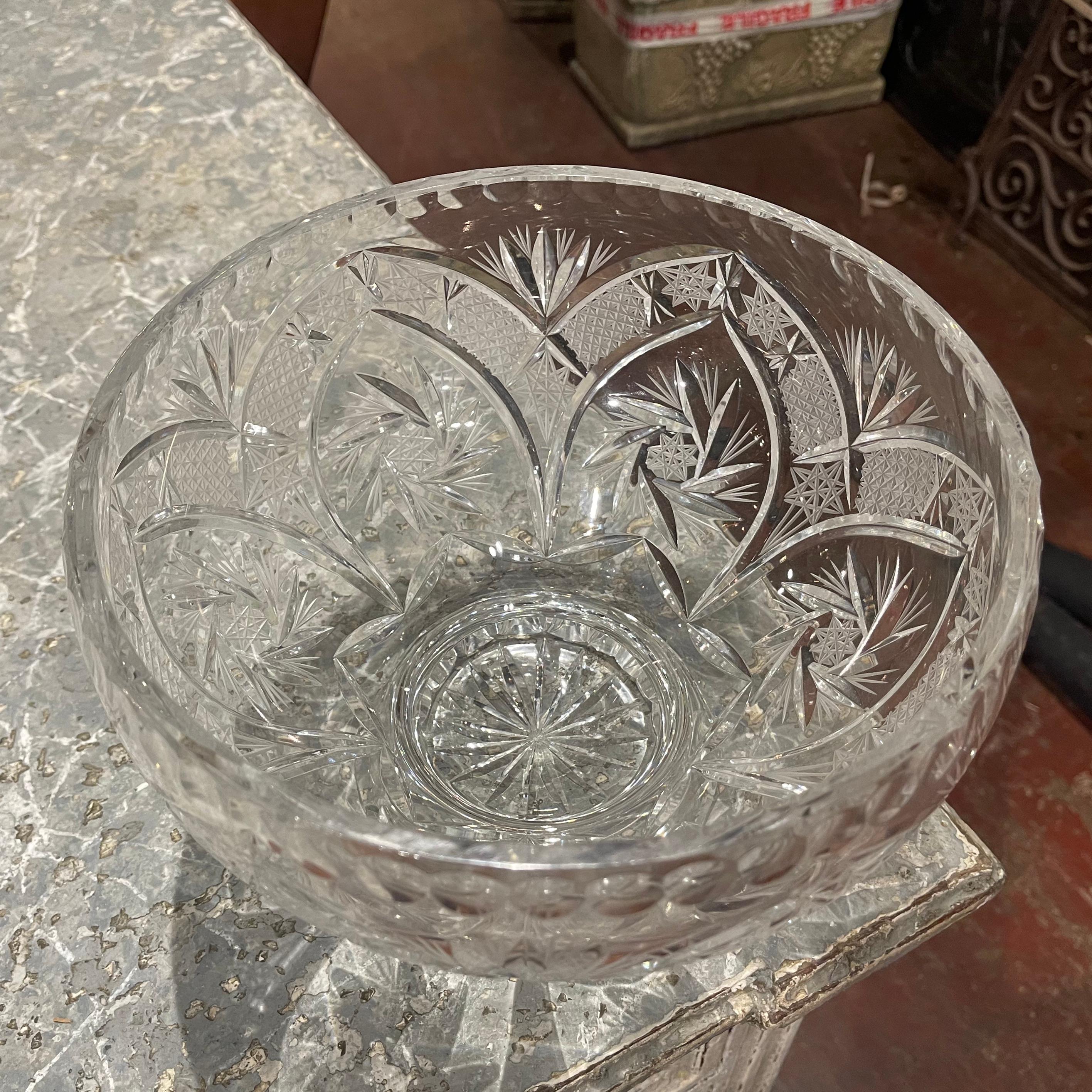Midcentury Französisch geschliffenem Glas Kristall dekorative Kompott Tafelaufsatz Schale (Handgefertigt) im Angebot