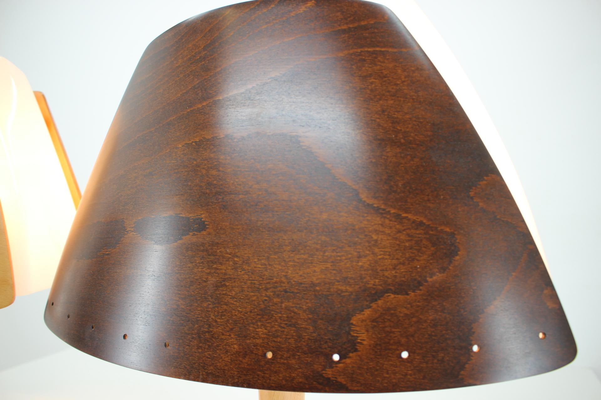 Midcentury French Design Wooden Table Lamp by Lucid / 1970s, Renovated In Good Condition For Sale In Praha, CZ