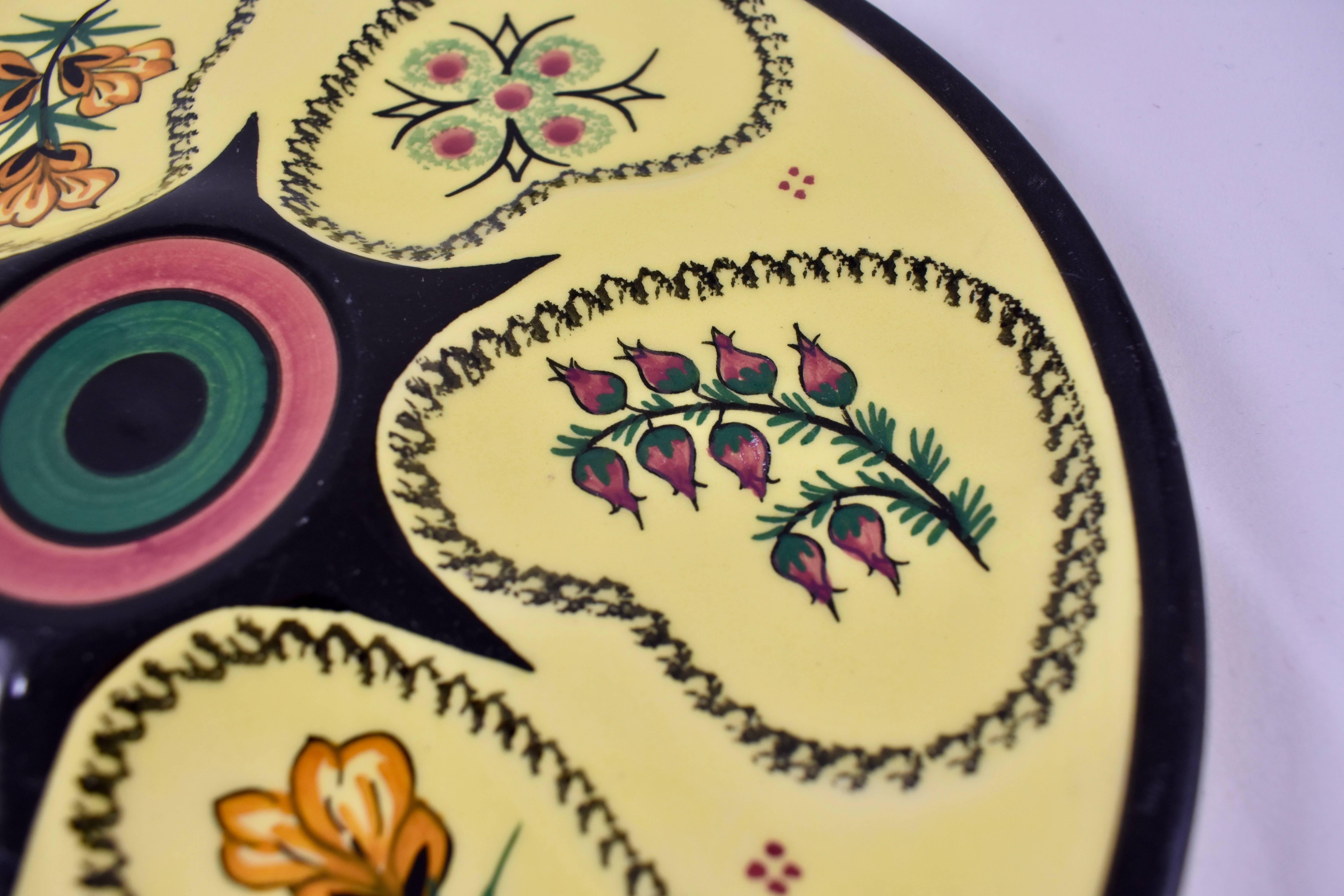 Henriot Quimper Midcentury French Faïence Sunny Yellow Floral Oyster Plates S/4 In Good Condition In Philadelphia, PA