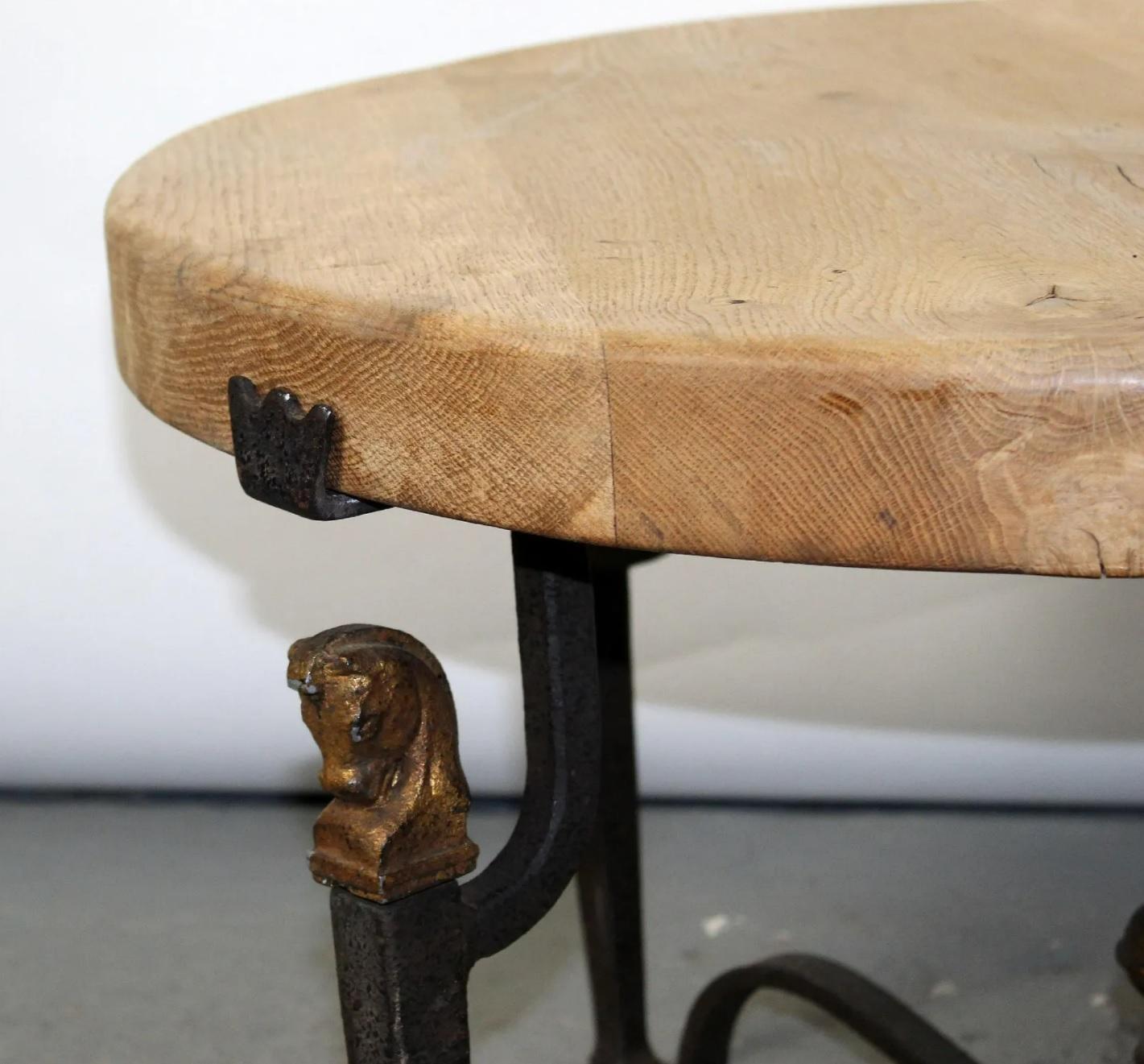 Mesa de centro francesa de mediados de siglo, estilo Jean-Charles Moreux, con base de hierro Moderno de mediados de siglo en venta