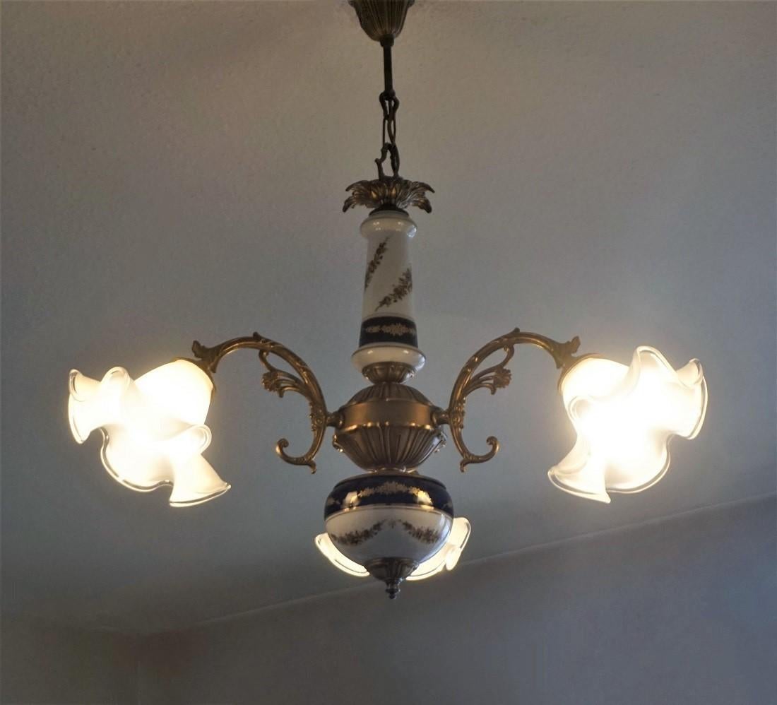 Midcentury French Limoges Porcelain and Murano Glass Three-Light Chandelier For Sale 4