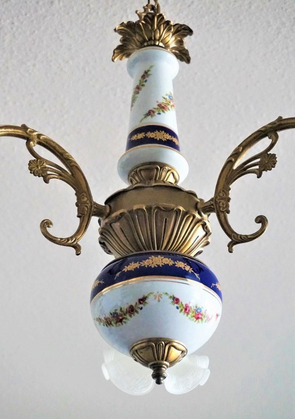 20th Century Midcentury French Limoges Porcelain and Murano Glass Three-Light Chandelier For Sale