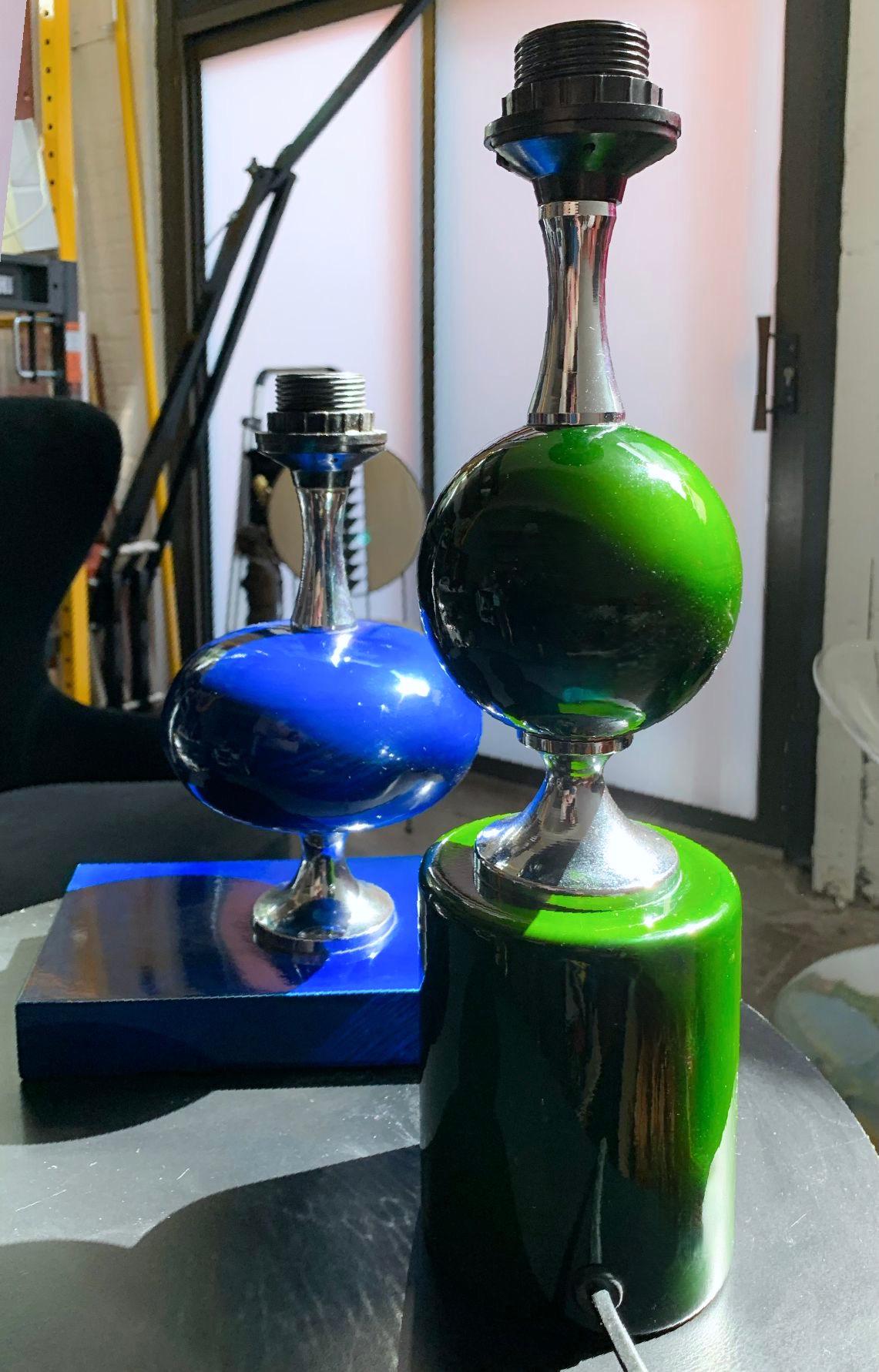 Französische moderne emaillierte Messing-Geometrische Lampe aus der Mitte des Jahrhunderts, Grün, Maison Barbier (Emailliert) im Angebot