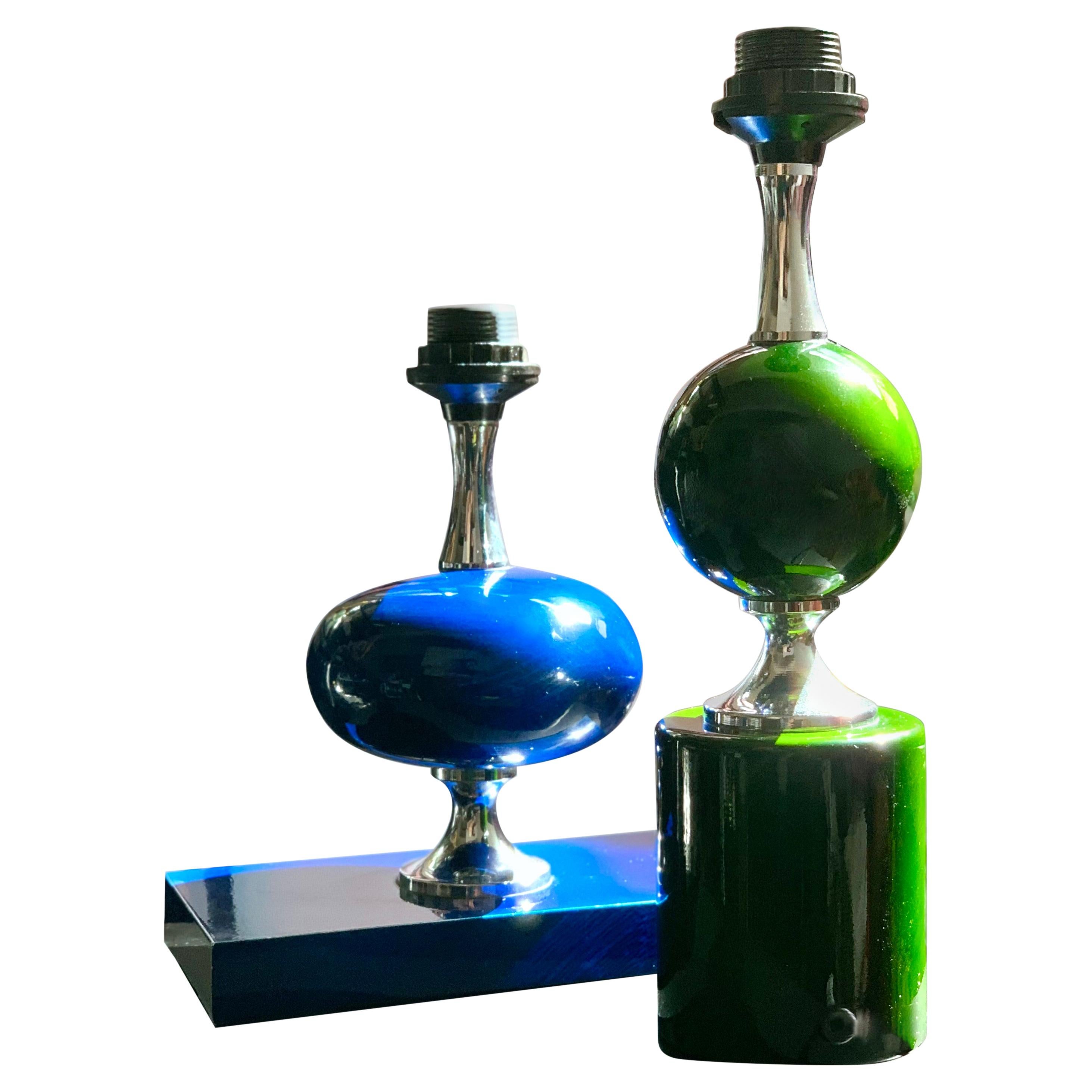 Paire de lampes géométriques en laiton émaillé de style moderne français du milieu du siècle dernier, Maison Barbier, années 1970.
Rare paire sculpturale du siècle dernier. Corps de lampe composé de deux parties principales, l'une elliptique et