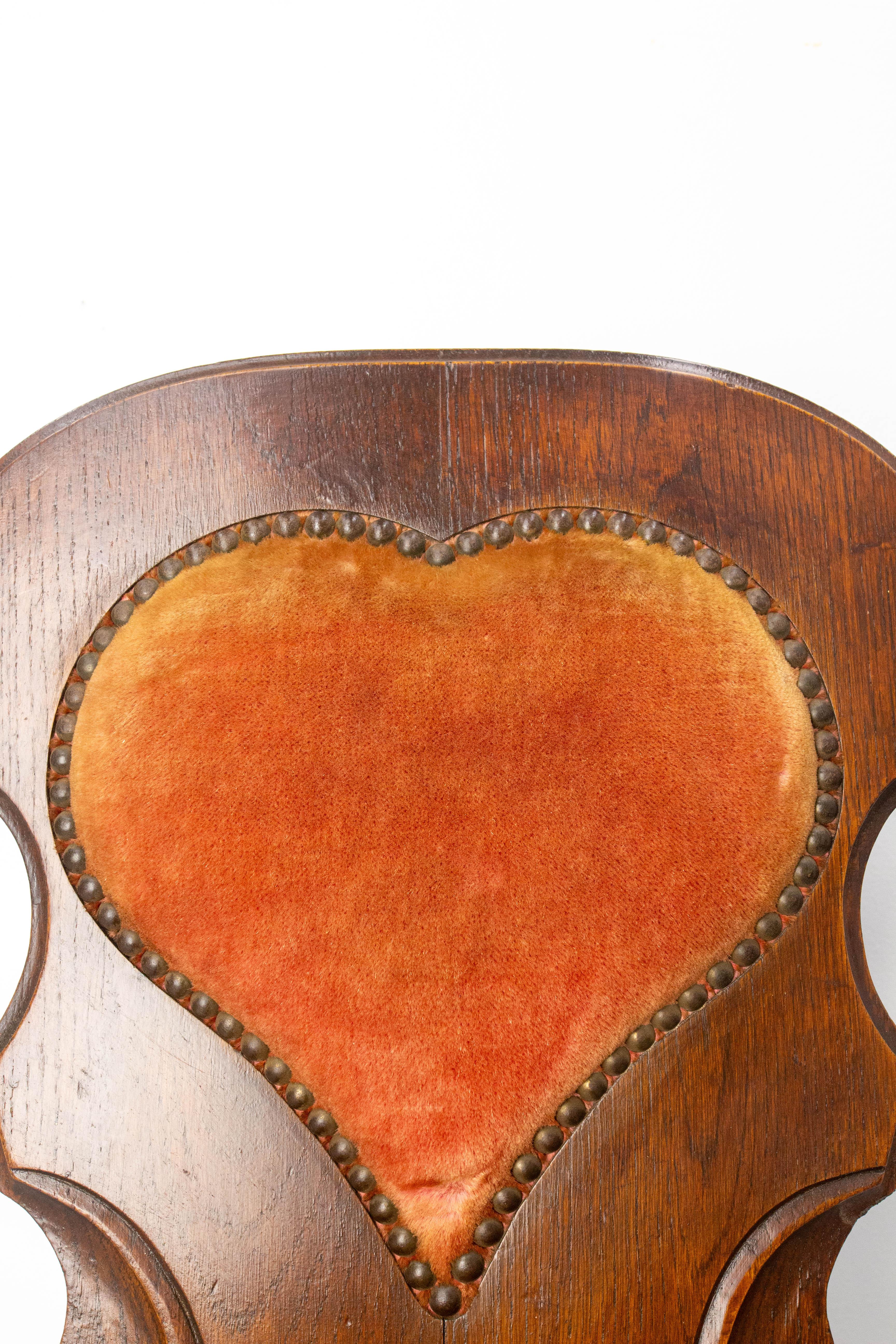 Mid-Century moderno Coppia di poltroncine francesi di metà secolo in Oak, stile Swiss Alp, circa 1960 in vendita