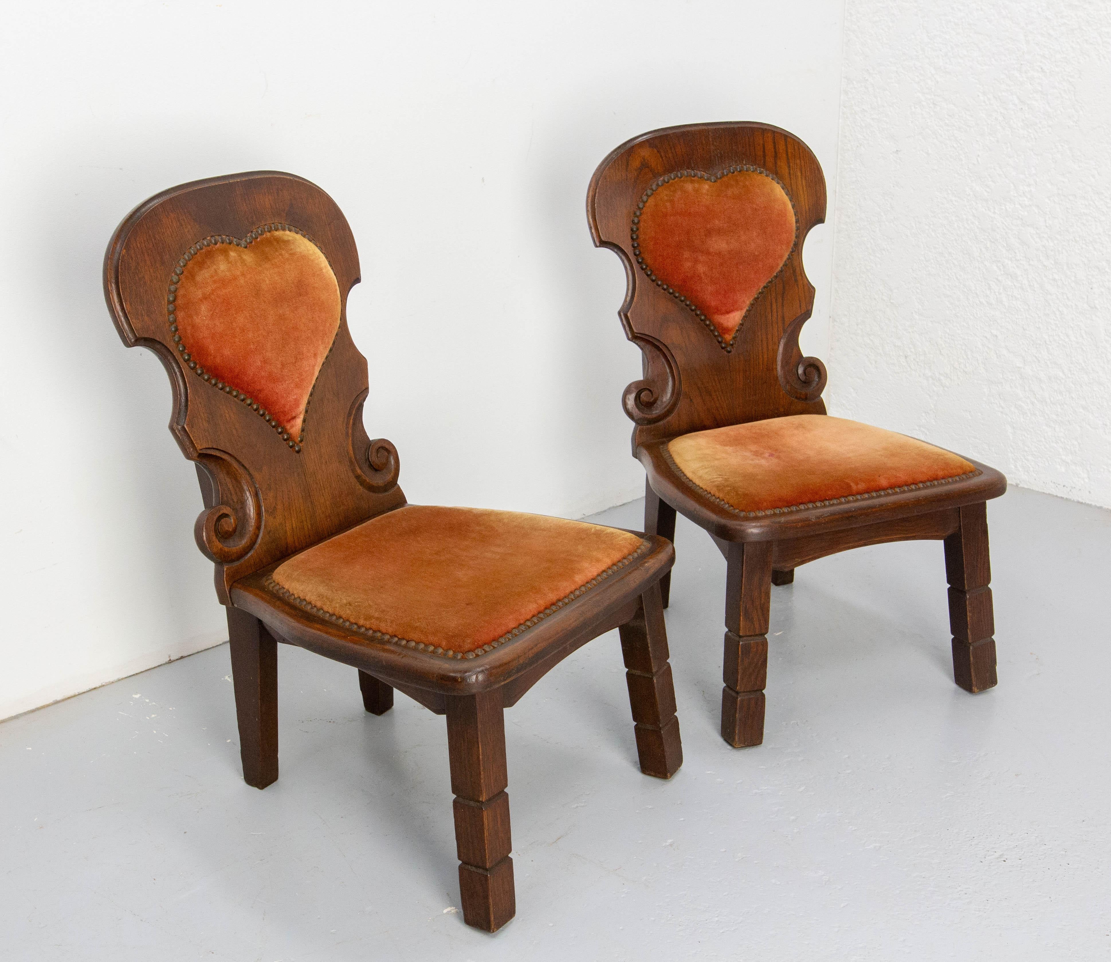 Pino Coppia di poltroncine francesi di metà secolo in Oak, stile Swiss Alp, circa 1960 in vendita